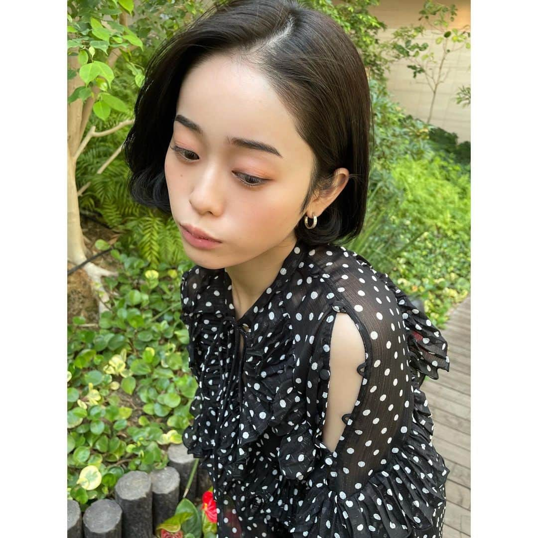 MINAMOさんのインスタグラム写真 - (MINAMOInstagram)「やっと暖かくなってきて、私が肩や腹や背中やらどこかしら絶対出てる服を着られる季節になりましたね。グフ」3月25日 20時29分 - minamo_j