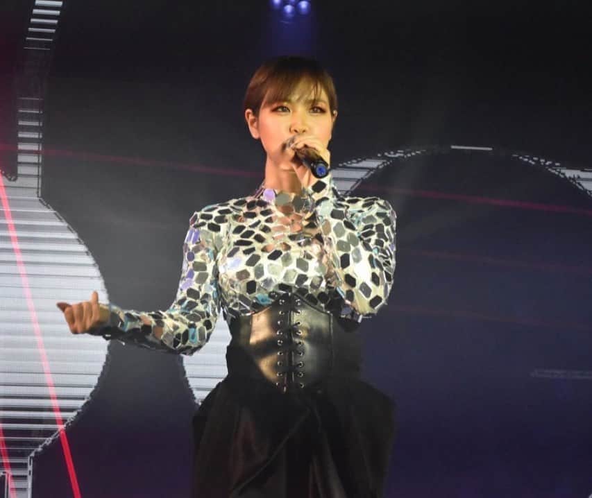 えれなのインスタグラム：「2022.3.9🎂1部Vogue &bemybaby  ★普段のBチームのアイドル曲とは違ったAチームの洋楽ボーカルの挑戦🎤JPOPだけじゃなくて、洋楽とか色んな歌い方できるようになりたい27歳の心持ちです。  . #バーレスク大阪#バーレスク大阪えれな  #バーレスク#バーレスク東京 #ショーガール#北新地 #一眼レフ#マドンナ #ショーガール#ショークラブ #大阪#梅田#歌#ダンス #エンタメ#エンターテイメント  #大阪夜遊び#大阪ナイトスポット #大阪観光#大阪旅行 #エンタメ活動を止めない  #burlesque#burlesqueosaka #burlesquetokyo#gravureidol  #gravure#idol#japanesegirl」