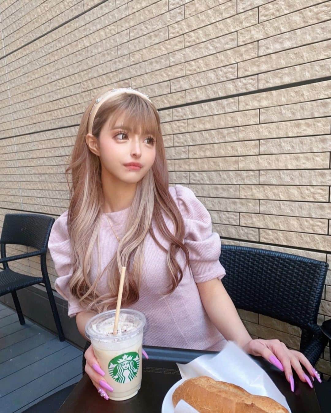 アンジェリカのインスタグラム：「𝐍𝐞𝐰 𝐧𝐚𝐢𝐥…🕌💕 . めっちゃ春っぽくて𝐂𝐚𝐰𝐚𝐢𝐢❤︎❤︎ @annleya_official のわんぴとの相性ばつぐん🤫 ずと𝐈𝐧𝐬𝐭𝐚𝐠𝐫𝐚𝐦見てた𝐘𝐮-𝐤𝐨ｻﾝに担当してもらったよん🌸🌸  ︎特別くーぽんみんな使ってﾈ♡↓ ⋱⋰ ⋱⋰ ⋱⋰ ⋱⋰ ⋱⋰ ⋱⋰ ⋱⋰ ⋱⋰ 《特別クーポン💅》 𝐀𝐧𝐠𝐞のインスタを見た🌸で、 ──ご新規様𝑚𝑒𝑛𝑢 ──� ☑︎シンプルジェル￥8500��〜 ☑︎ハンドジェルやり放題￥12500��〜 ☑︎フットジェルやり放題￥12500��〜 ☑︎スカルプやり放題￥18000〜�� �� ✦ご新規様のみ利用可 ✦オフ無料コーティング込み ✦有料パーツ、有料アートはやり放題に含まれていないので、別途かかります。 ✦その他メニューもあるのでお気軽にお問い合わせ下さい。  𝐀𝐧𝐠𝐞❤︎の担当𝑦𝑢-𝑘𝑜ｻﾝ ( @yuuuuuuuko1224 )🕌💕  𝑒𝑦𝑒𝑙𝑎𝑠ℎ & 𝑛𝑎𝑖𝑙𝑠𝑎𝑙𝑜𝑛 𝑙𝑎𝑝𝑖𝑠渋谷本店 お問い合わせ、ご予約はコチラ💁‍♀️ 𝑇𝑒𝑙 0364164998 𝐴𝑑𝑑𝑟𝑒𝑠𝑠 〒150-0042 東京都渋谷区宇田川町33-12 J+RサイドRビル  8」