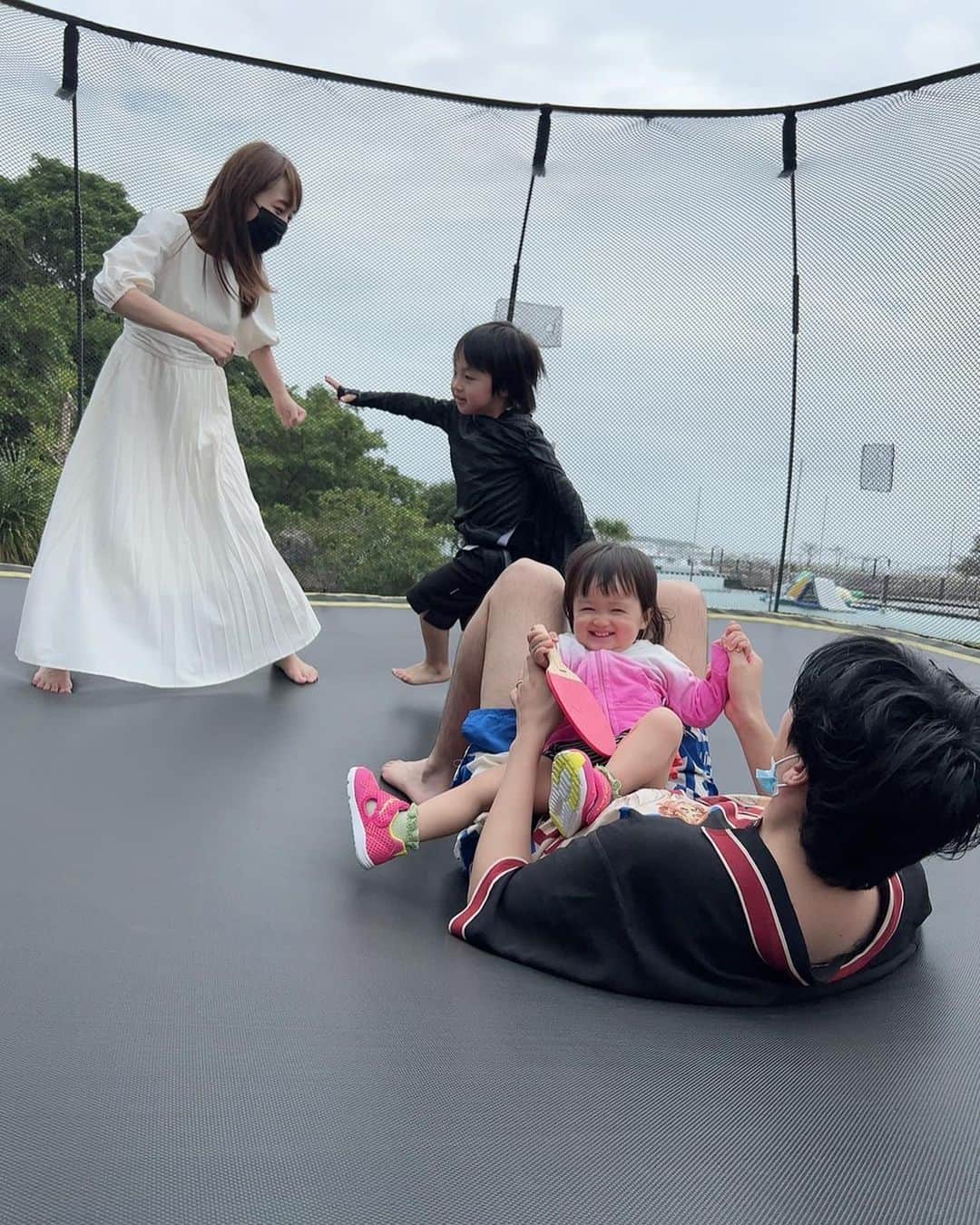 アレクサンダーのインスタグラム：「オキナワ楽しいね❤️ 自然好きだな❤️ 沖縄に引っ越したいな❤️ #沖縄」