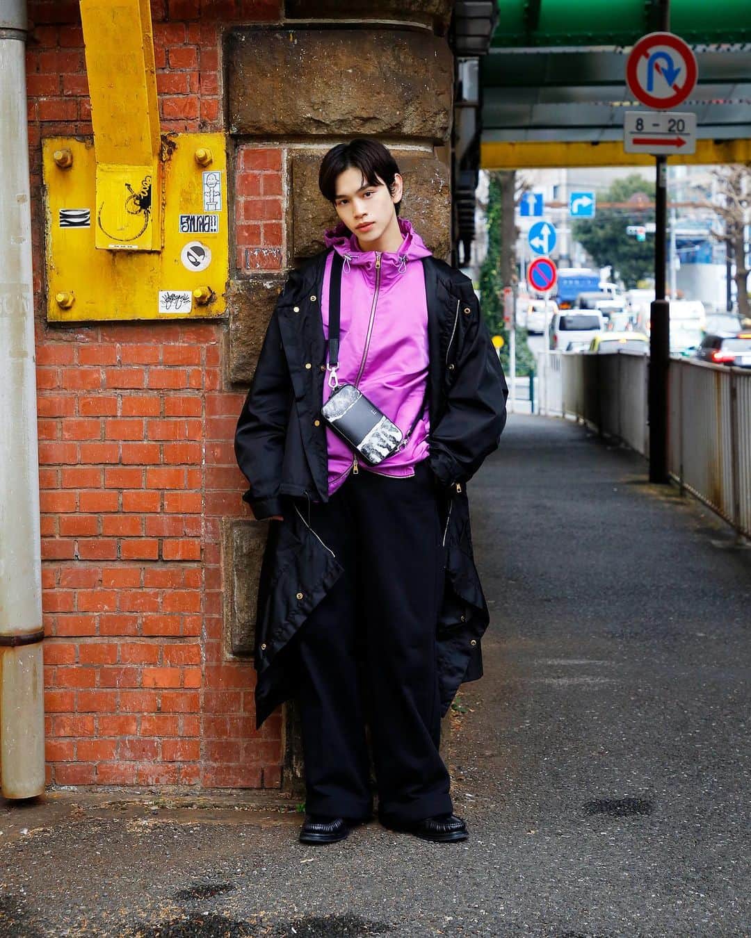 Droptokyoさんのインスタグラム写真 - (DroptokyoInstagram)「KOSUKE SUZUKI / @lespros_kosuke  Occupation: Actor  Outer: @dunhill  Paker: @dunhill  Bag: @dunhill  Shoes: @dunhill  #dunhill#dunhillSS22#dunhilllegacy#pr#streetstyle#droptokyo#tokyo#japan#streetscene#streetfashion#streetwear#streetculture#fashion#ストリートファッション#コーディネート⁣⁣⁣⁣⁣⁣⁣⁣⁣⁣⁣⁣ Photography: @abeasamidesu」3月25日 21時01分 - drop_tokyo