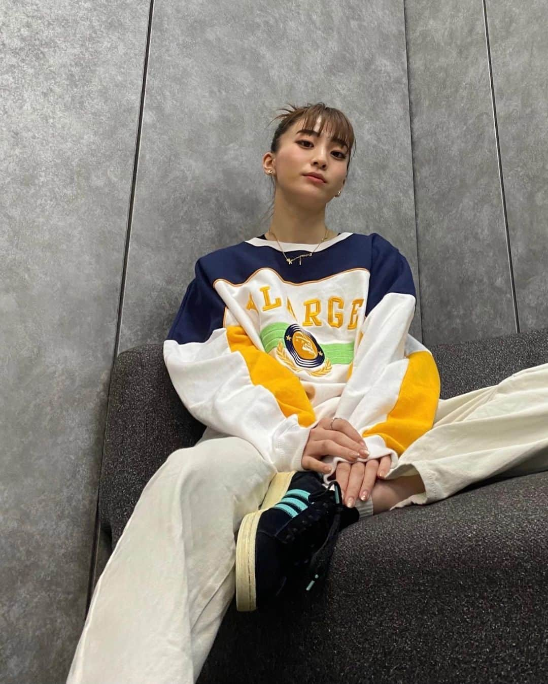 金谷鞠杏さんのインスタグラム写真 - (金谷鞠杏Instagram)「ーーーーーーーーーーーーーーー  Hi  #nu_ootd。 tops: @xlargejp  pants: @grl_official  sneaker: @adidastokyo × @atmos_japan  outer: @xlarge_snap  minibag: @xgirl_ootd  cap: @xgirlus  ・ ・ ・ #fashion #outfit #ootd #hairstyle #makeup #xlarge #xgirl #grl #atmos #adidas #アディダス #アトモス #グレイル」3月25日 21時13分 - mariannu_official