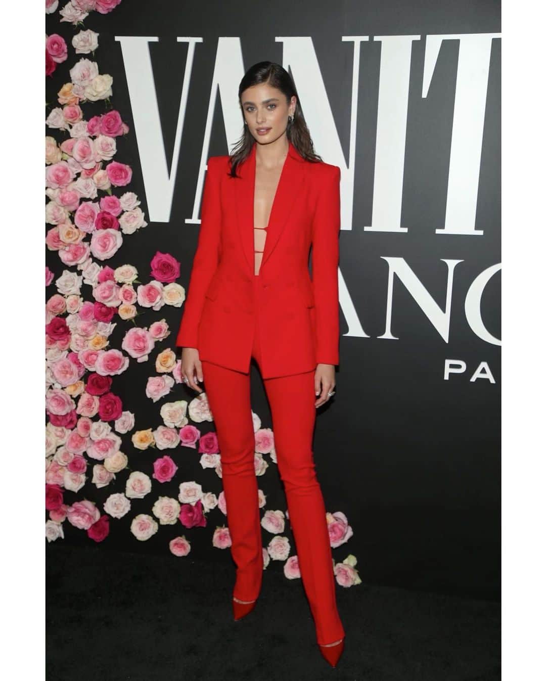 テイラー・ヒルのインスタグラム：「Thank you for having me @radhikajones @lancomeofficial & @vanityfair ❣️」