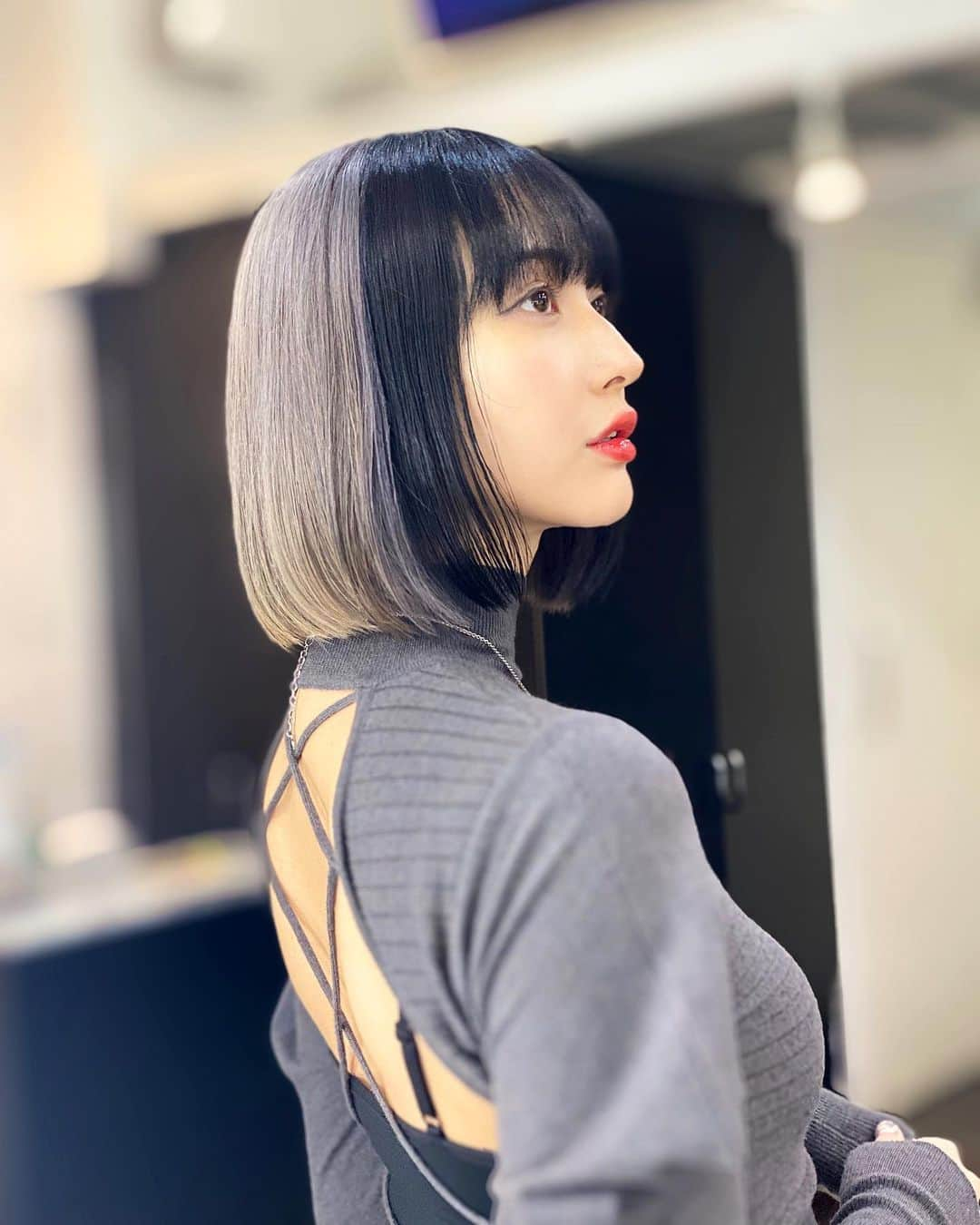 はりーさんのインスタグラム写真 - (はりーInstagram)「new color🤍💙🤍🖤 #りらヘアー#りらボブ#りらカット#りらカラー @shinnosuke_920 @meltthelady」3月26日 17時26分 - kirarin_harry_official