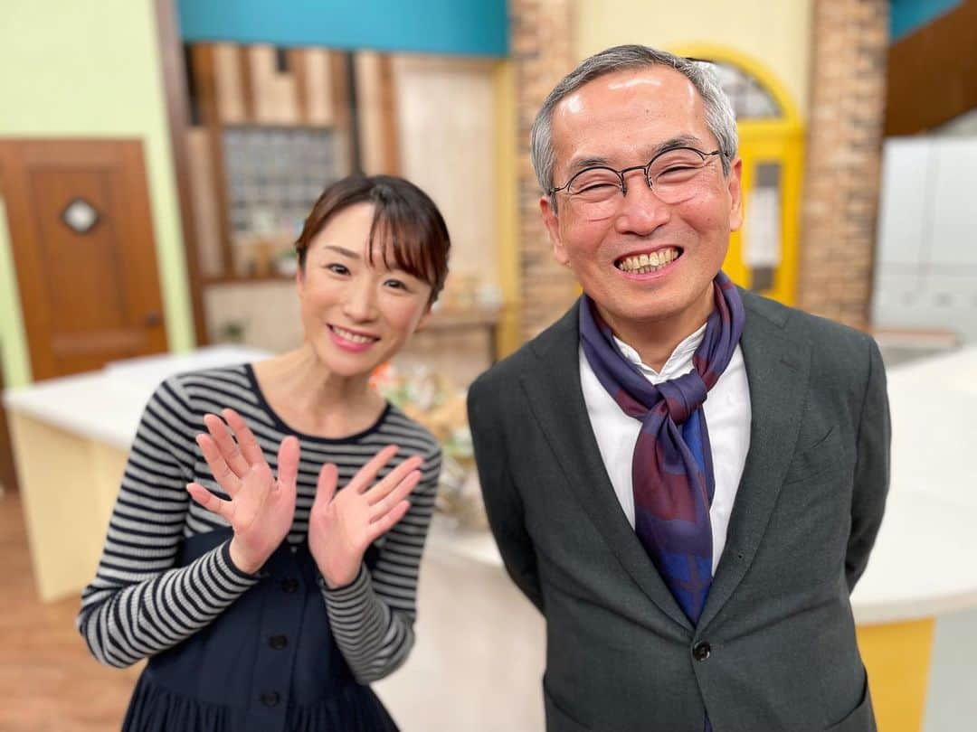 堂真理子さんのインスタグラム写真 - (堂真理子Instagram)「土井先生、ありがとうございました🥰✨   #おかずのクッキング  #今日 が  #最終回 でした  #ありがとうございました  #土井善晴 先生  #堂真理子 #テレビ朝日 #アナウンサー」3月26日 10時04分 - mariko_do