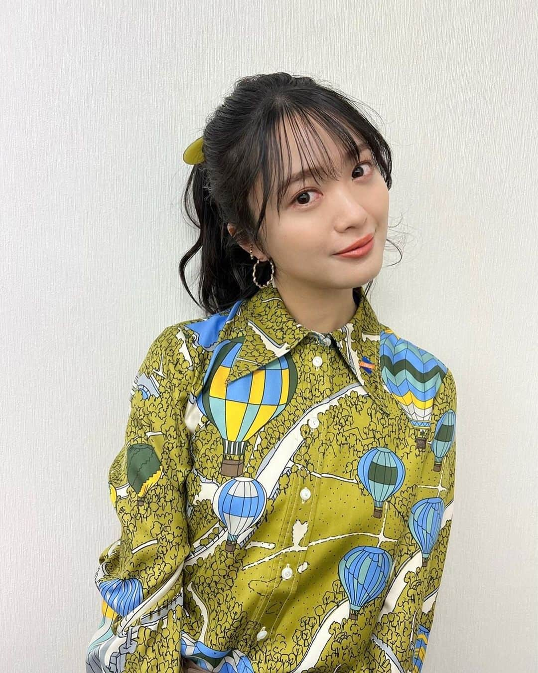 北原里英さんのインスタグラム写真 - (北原里英Instagram)「💙 このあとおひる12時からの テレビ朝日📺ニュースな会 ぜひ見てくださいねん！  トリーバーチのシャツ可愛すぎる。 メンズライクな感じとても好みです💎 .  シャツ @toryburch イヤリング、イヤカフ、リング @atelierkaoru_official   #ニュースな会」3月26日 11時26分 - rie_kitahara_3