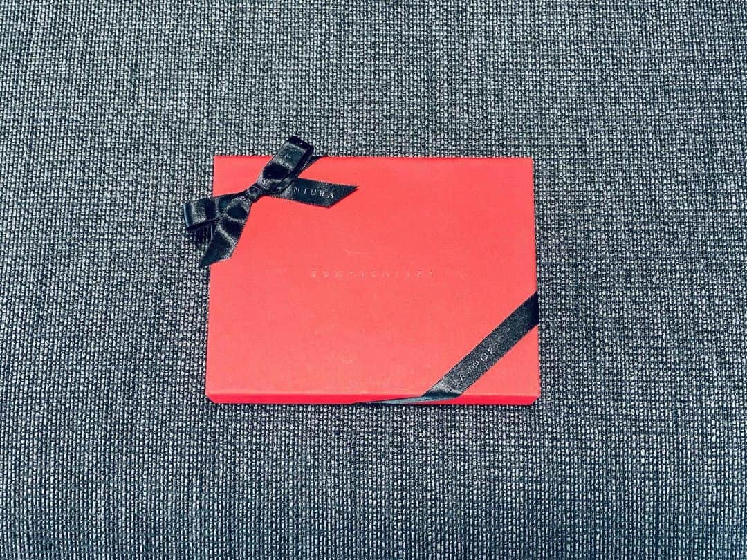 浅本美加のインスタグラム：「BONAVENTURA  2022年🐯五黄の寅年  一粒万倍日×天赦日×寅の日   Good luck day   Thank you so much   #bonaventura#present#regalo#thanks#선물」