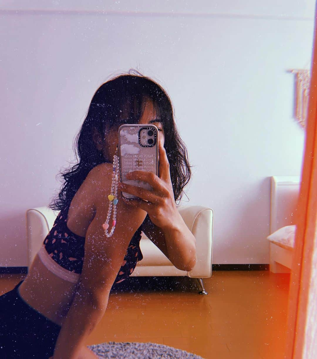 河村元美のインスタグラム：「dirty mirror selfie のひと:)」