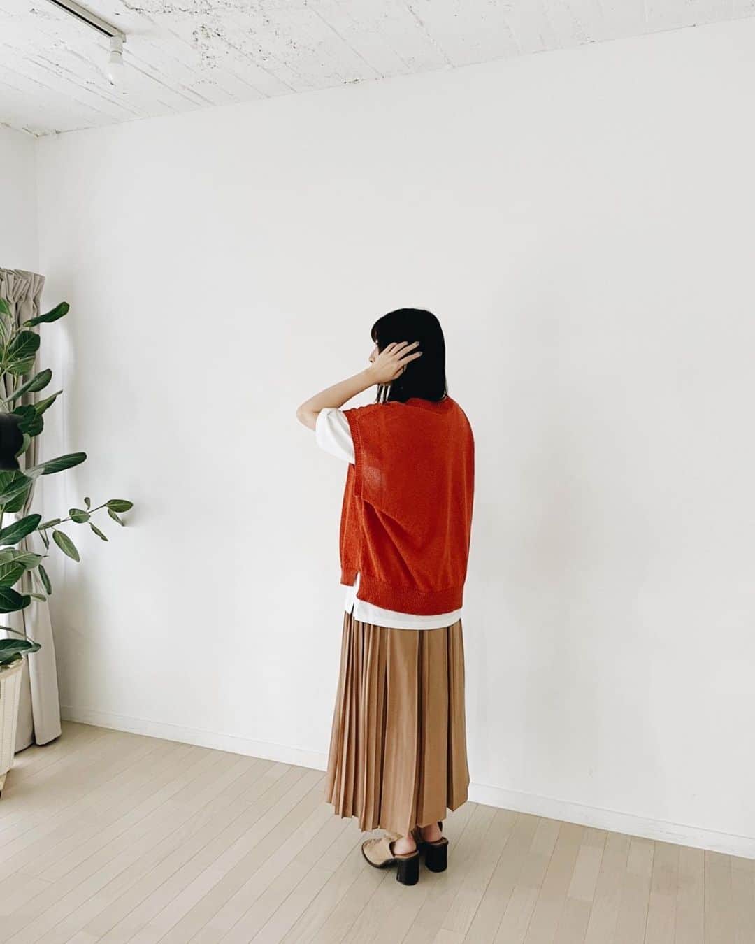 中村泉貴さんのインスタグラム写真 - (中村泉貴Instagram)「@mainau_knit__ 🌞  #ニットベスト  #ニットコーデ  #サマーニット #コーデ記録」3月26日 14時55分 - dogwood___