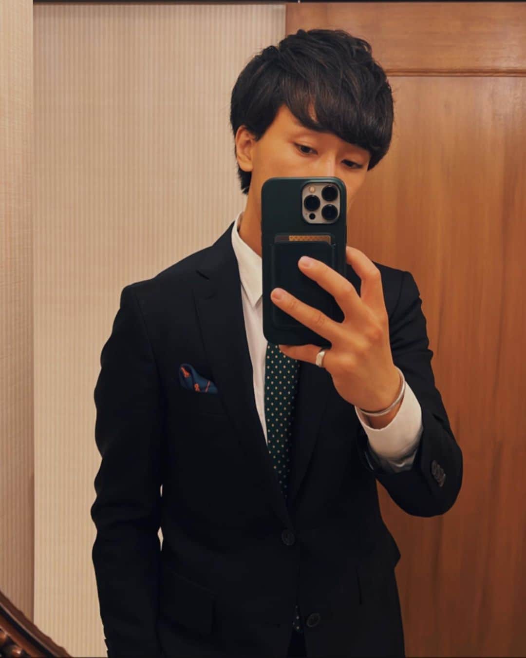 としみつのインスタグラム：「結婚式！おめでとう友達。」