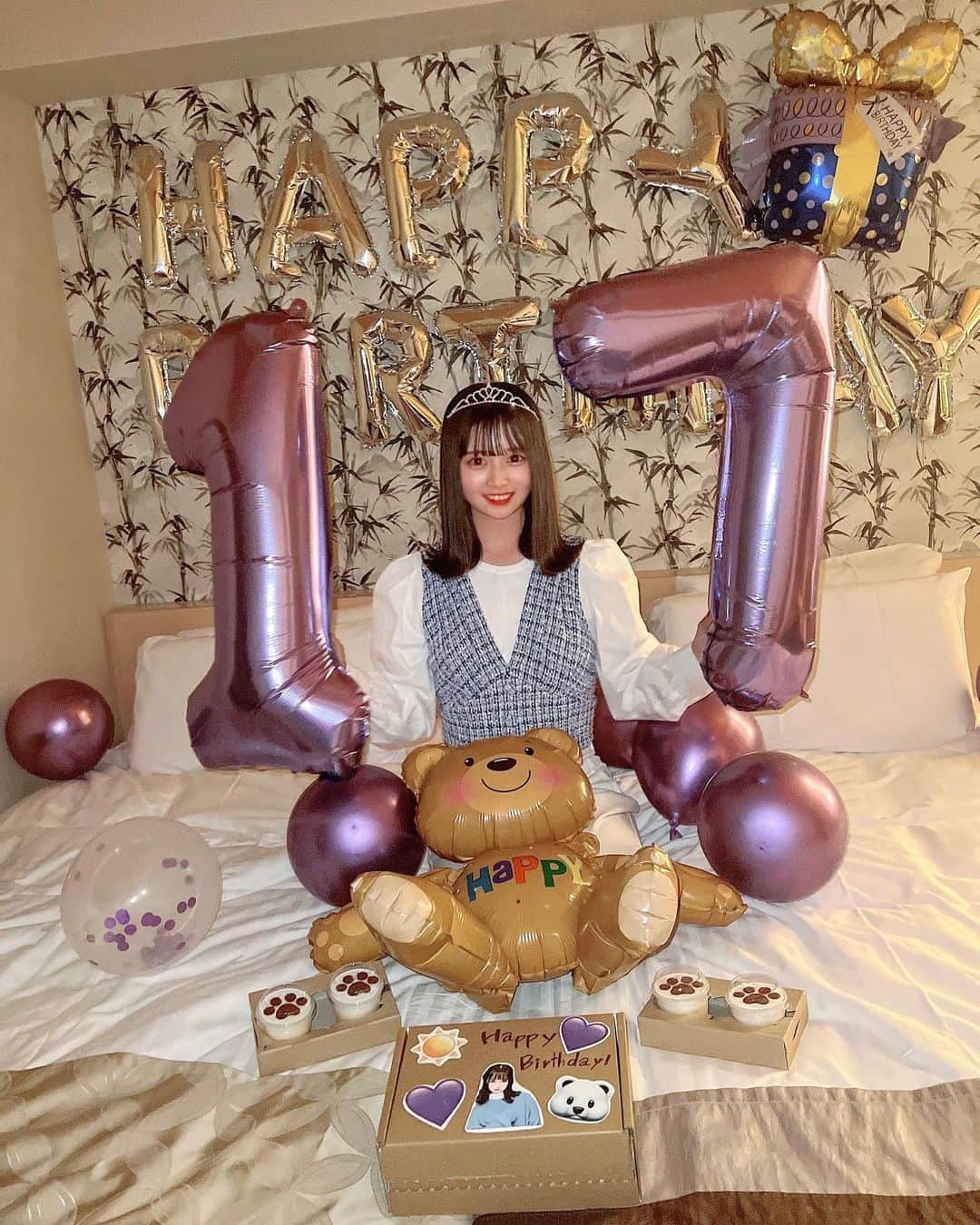 実熊瑠琉さんのインスタグラム写真 - (実熊瑠琉Instagram)「サプライズありがとう🥺🥺 大好きな紫と熊に囲まれて幸せです🥹🐻‍❄️💜」3月26日 16時51分 - ruru_mikuma