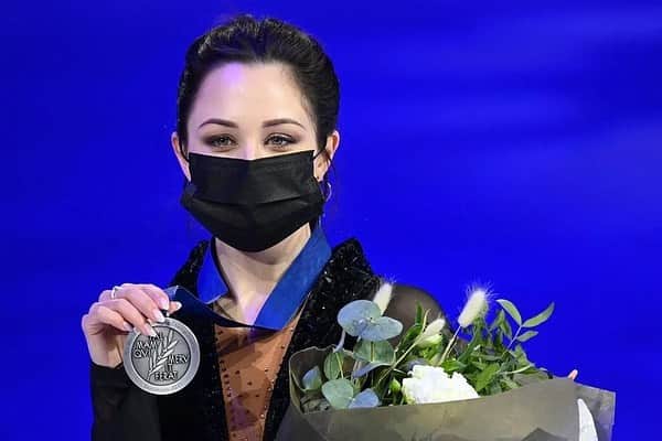 エリザベータ・トゥクタミシェワのインスタグラム：「Ровно год назад, в этот день  я завоевала серебро на ЧМ в Стокгольме. Важнейшая медаль в моей спортивной карьере.  А семь лет назад - золото ЧМ в Шанхае.  Меня часто спрашивают про мою мотивацию, так вот эти победы - это один из способов быть уверенной, что я могу многое и нужно продолжать делать то, что любишь💙  Exactly a year ago, this day, I won silver at the World Championship in Stockholm. The most important medal in my sports career. And seven years ago - the gold of the World Cup in Shanghai.  I am often asked about my motivation, so these victories are one of the ways to be sure that I can do a lot and you need to continue doing what you love💙」