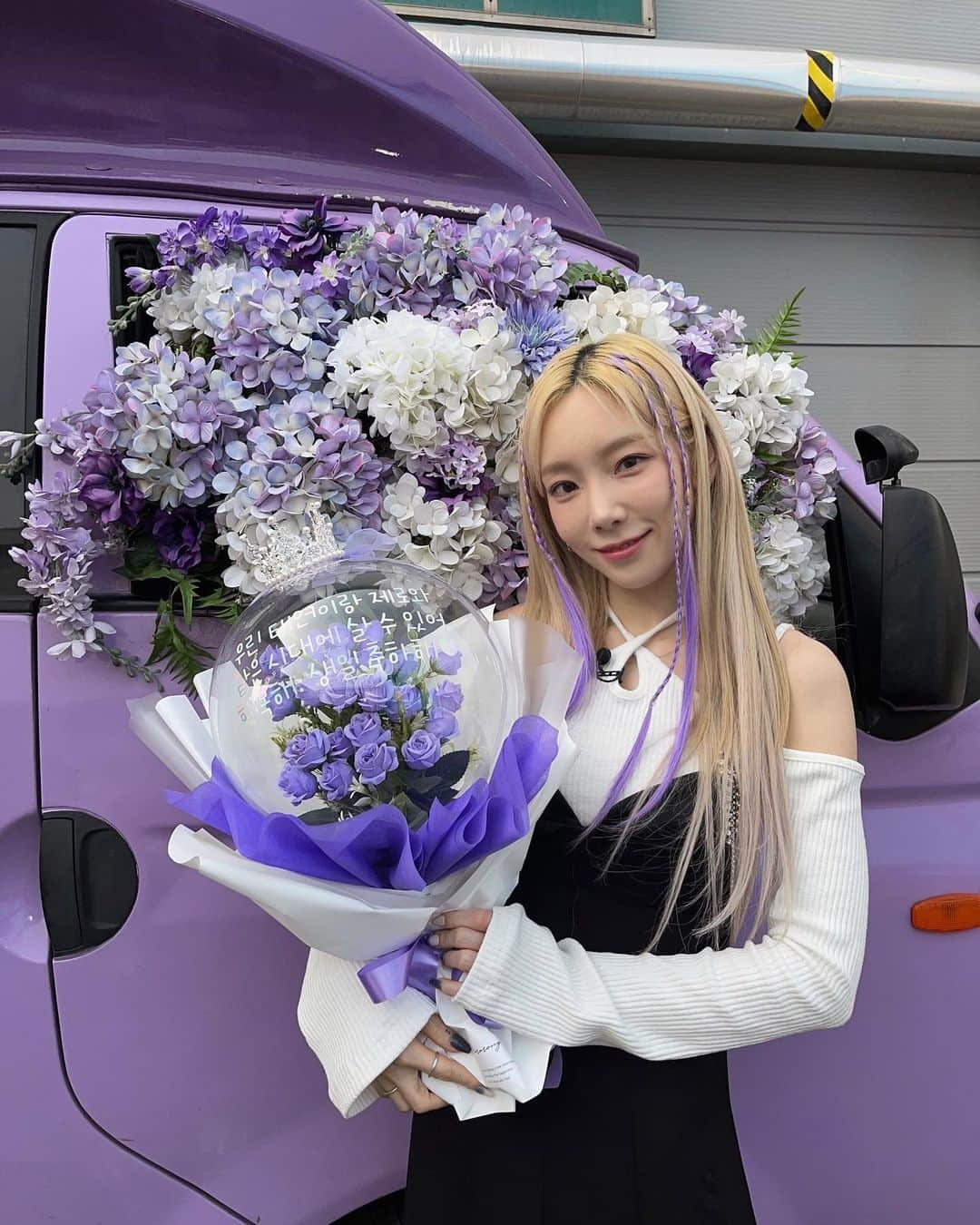 テヨン のインスタグラム：「3월 내내 생일 축하해💜 곧 놀토도 생일 미리 축하해! #놀라운토요일 #tySONE #청년피자」