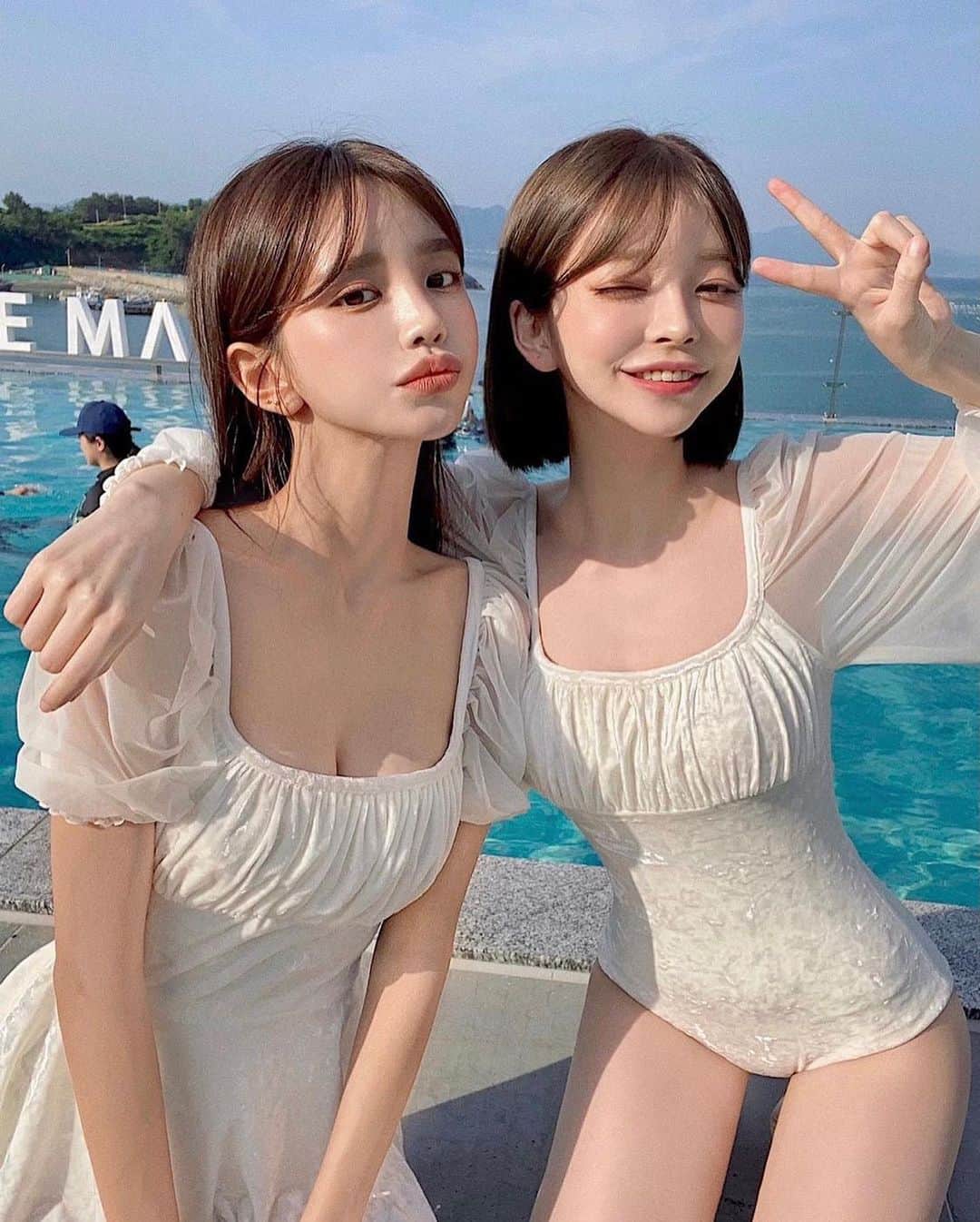 星來のインスタグラム：「姉妹女優 美形。 #外国人風ヘアー #姉妹 #女優 #美しい #ボディー #いいね返し #インスタ映え #instagood #instalike #f4f #l4l #likeforlikes #likeforfollow #いいねした人全員フォローする #お洒落さんと繋がりたい #美男美女と繋がりたい」