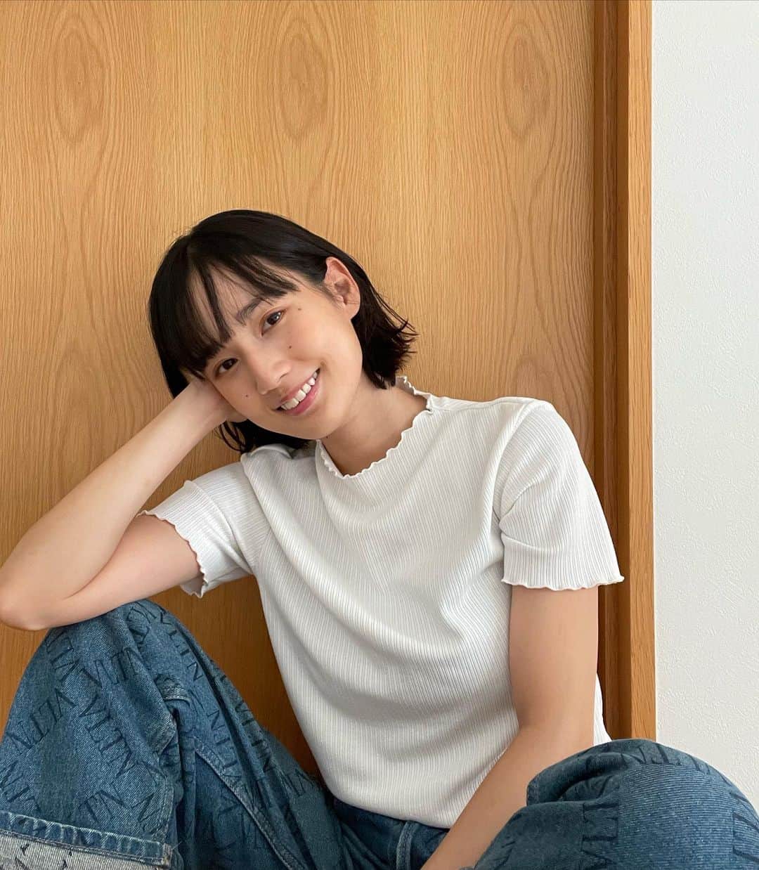 高嶋香帆のインスタグラム：「＊お知らせ＊  ファンクラブ「たかしまさん家」 一周年記念オンラインイベントを開催します👼✨  🌟イベント詳細🌟 【日時】4/2(土)20:00〜20:40  【料金】会員：無料（別途手数料がかかります） 非会員：¥500（チケット代とは別に手数料がかかります） 【形式】ZOOM 【内容】雑談、ミニゲームなど。   当日のイベント時に開催するミニゲームの優勝者様には下記の特典があります💓 会員：テレビ電話3分券 非会員：ZOOMテレビ電話3分券  チケット購入者にはチケット購入完了メールとは別で、当日のZOOM URLをお送りさせて頂きます。   非会員様のチケットは InstagramプロフィールにあるURLから購入出来ます🌟  楽しい時間を一緒に過ごせたら嬉しいですー！☺️✨  #オンラインイベント #zoomイベント #ファンクラブ #fanicon #japanesegirl #followme #ショートカット #ショートカット女子 #黒髪ボブ #ショートボブ」
