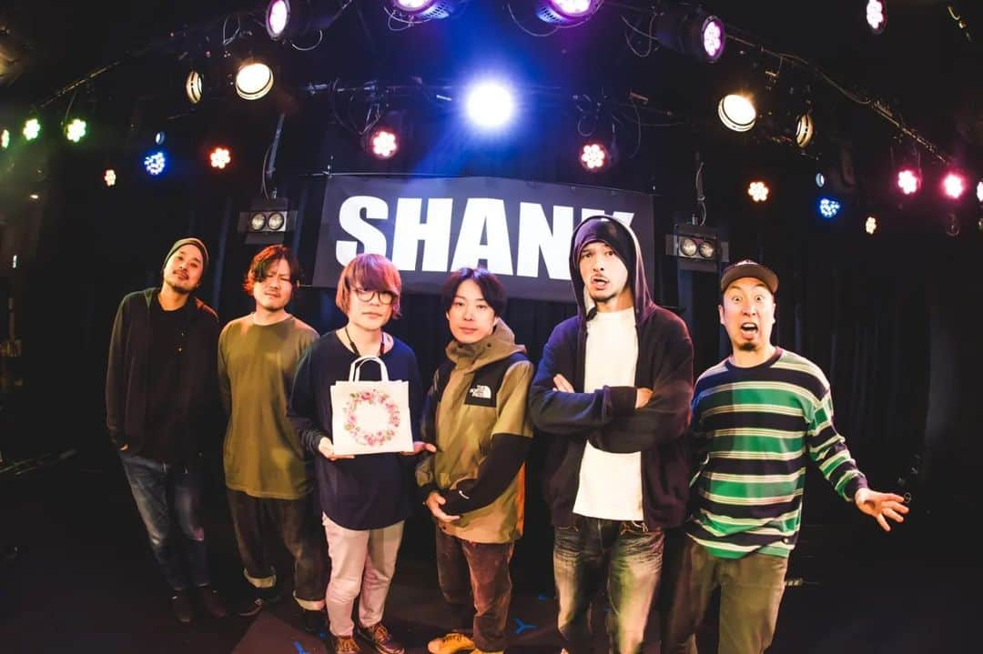 BUZZ THE BEARSさんのインスタグラム写真 - (BUZZ THE BEARSInstagram)「SHANK "STEADY TOUR 2022" 松山 WstudioRED  ありがとうございました！ 久々にSHANKにも会えた。 もっと一緒に居たかった感はある。  明日もいいライブカマしてきてな！ ライブハウスに遊びに来てくれたみんなもありがとう！  Foto by ■Twitter ■Instagram @naoto_iwabuchi_」3月26日 22時01分 - buzzthebears