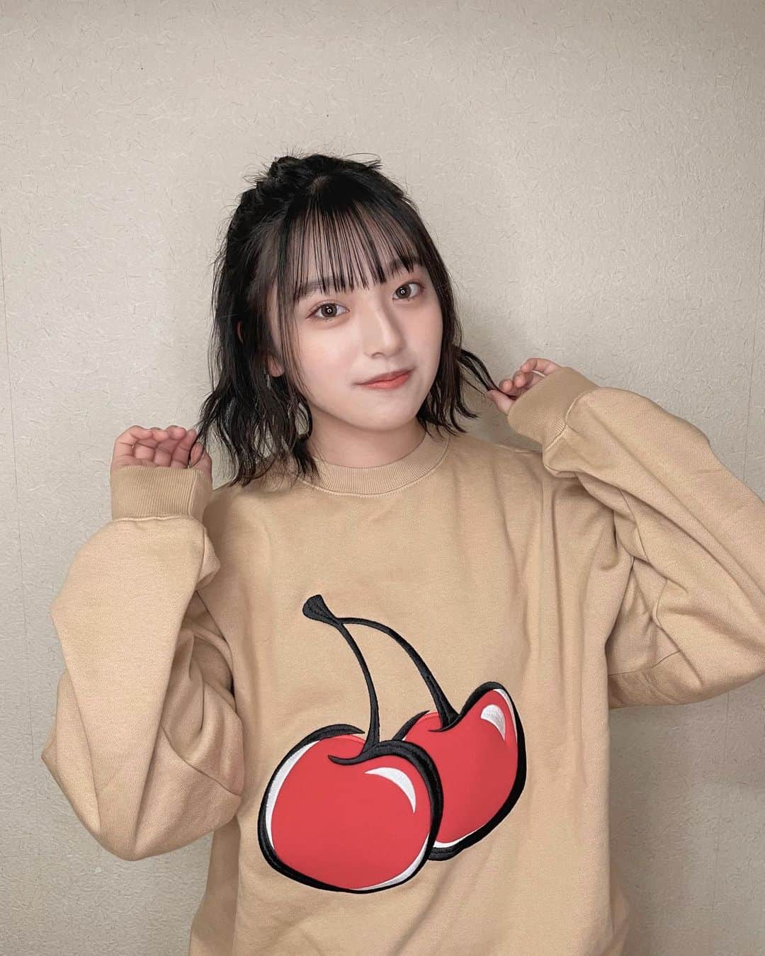 のインスタグラム：「今日の個人チャンネル見てね〜🤍」