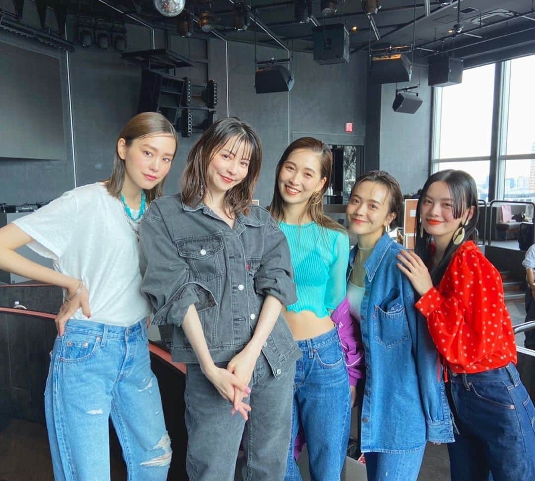 谷川りさこのインスタグラム：「@ginger_magazine  13th Anniversary イベント楽しかった❤️  #ginger13th #anniversary #thankyou @levis_japan」