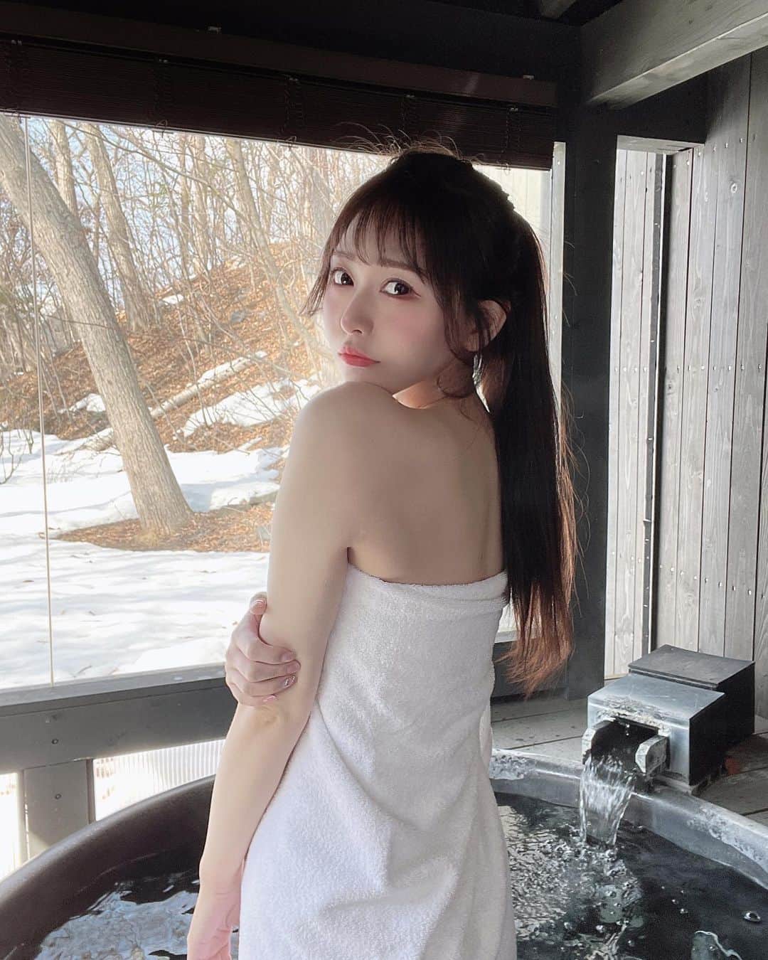 のインスタグラム：「温泉がすき🤍 . #キャバ嬢 #キャバクラ#japanesegirl #韓国ファッション #kawaiigirl #kawaii #グラドル#グラビア#アイドル#谷間#すすきの#ススキノ#歌舞伎町#北新地#中州#むちむち#わがままボディ#モデル#hotasian#asianbabe#asiangirls#ニュークラ#インスタ美女#インスタ美人#美女#美人#癒し系女子#温泉#温泉女子」