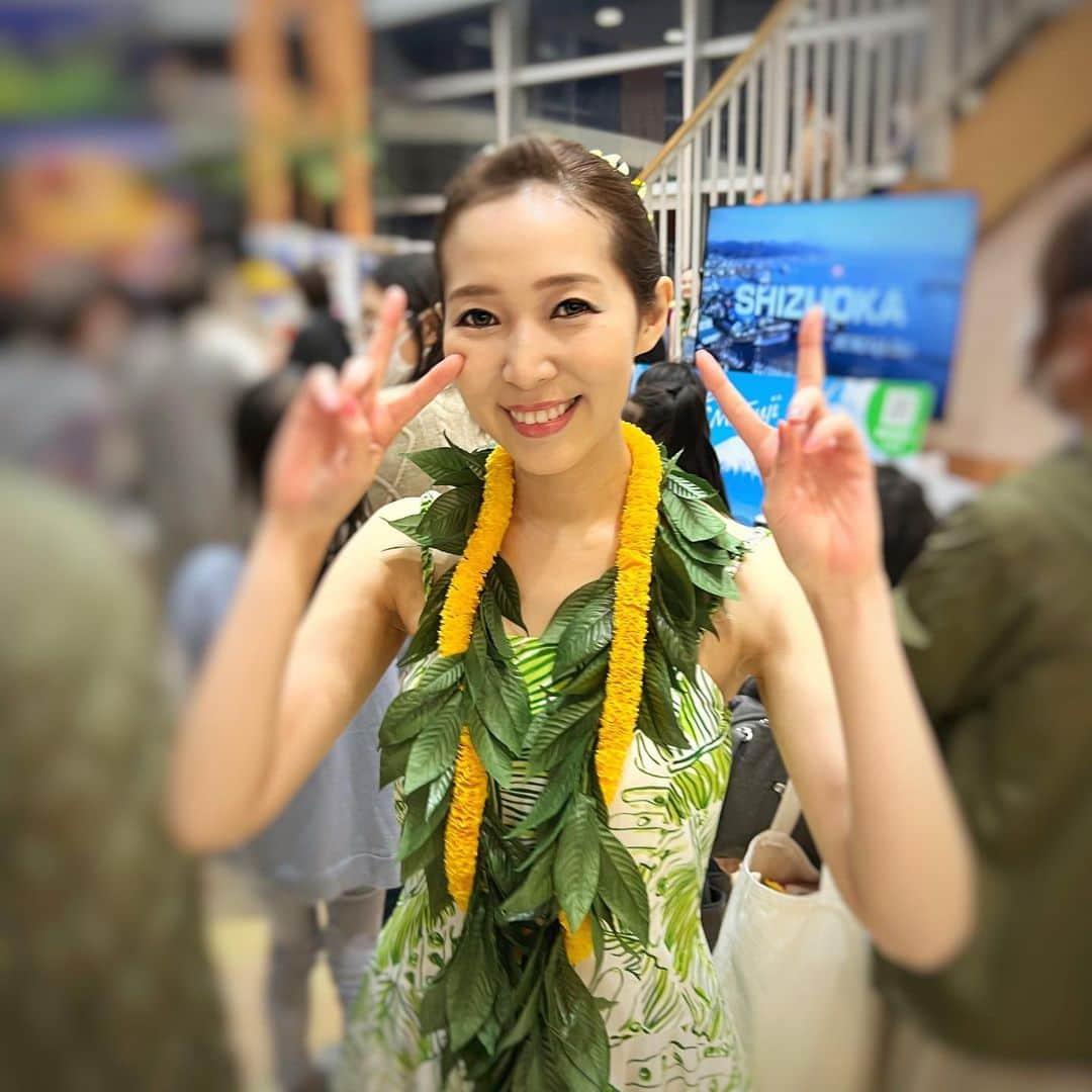 小野澤玲奈のインスタグラム：「３年ぶり…！ ALOHA RISE で踊ってきました🌺  ここ数年コロナでほかのチームを見ることもなかったので 久々に心が踊った✨✨✨  大人も子どもも男性も！笑顔で楽しく踊る姿って素敵だなぁ 元気をもらえるなぁと思いました😊🌺ちょっと泣きそうだった  あすもドリプラでALOHA RISEあるそうです✨  帰りに清水でさくっと夕食を☺️ 新入社員ぶりの盛旺さん！中華の名店！ 清水のB級グルメ、もつカレーの春巻きや 清水港のマグロ黒酢あん… 地元メニューで幸せになりました💓  #ALOHARISE #ALOHARISE2022 #hula #フライベント #フラガール  #ドリプラ #清水  #AKOAKOA  #静岡グルメ #清水グルメ #盛旺 #美味すぎる #shizuokalife  #いい１日」