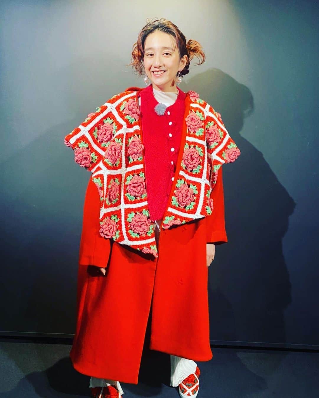 長井短さんのインスタグラム写真 - (長井短Instagram)「「あつまれ！数ぽよ。」 めちゃくちゃ楽しいお仕事でした… きちんとお互いの言葉で、みっちりゆっくり話せること、物凄く貴重な時間でした。 テレビとかってどうしても「速く面白く！」みたいなことになりがちだけど、ゆっくりまともに穏やかにってのも良いよね。 人見知りの私に勇気をくれたお洋服とヘアメイク、いつもマジありがとうです✌️✌️」3月27日 2時10分 - 0mijika0