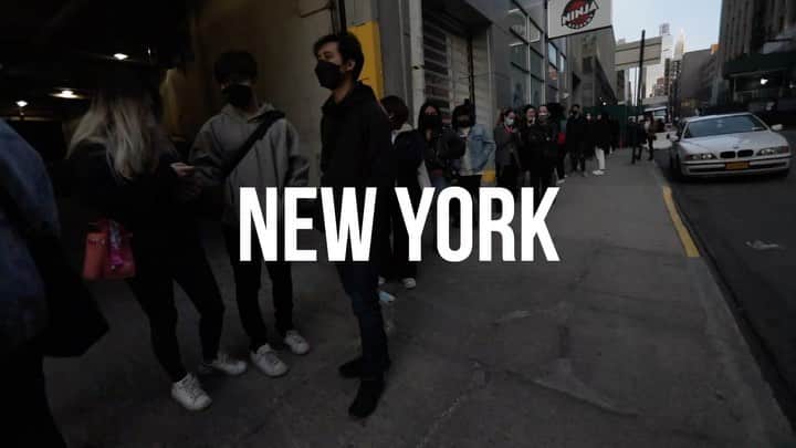 ミスラ・ジン のインスタグラム：「[NEW YORK] 👍👍👍👍👍#epikhighisheretour #epikhigh #newyork   📸 video by @bobo.xxndigo」