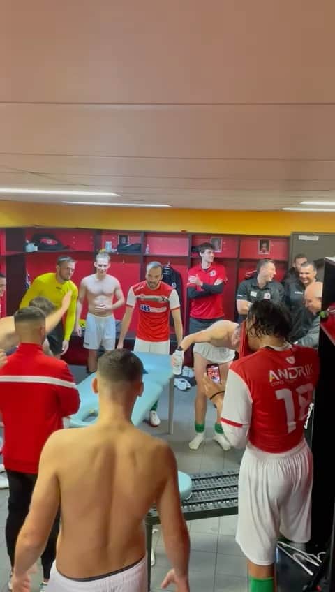 長谷川悠のインスタグラム：「Lovely weekend lads ⚽️   今季初勝利」