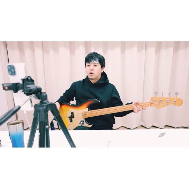 のインスタグラム：「私は今アルバム制作に向けて修行の為山籠りをしております。  べースっていうのはバンドにとって赤血球みたいなもの。  ヘモグロビンなんだよね結局。  is‥」