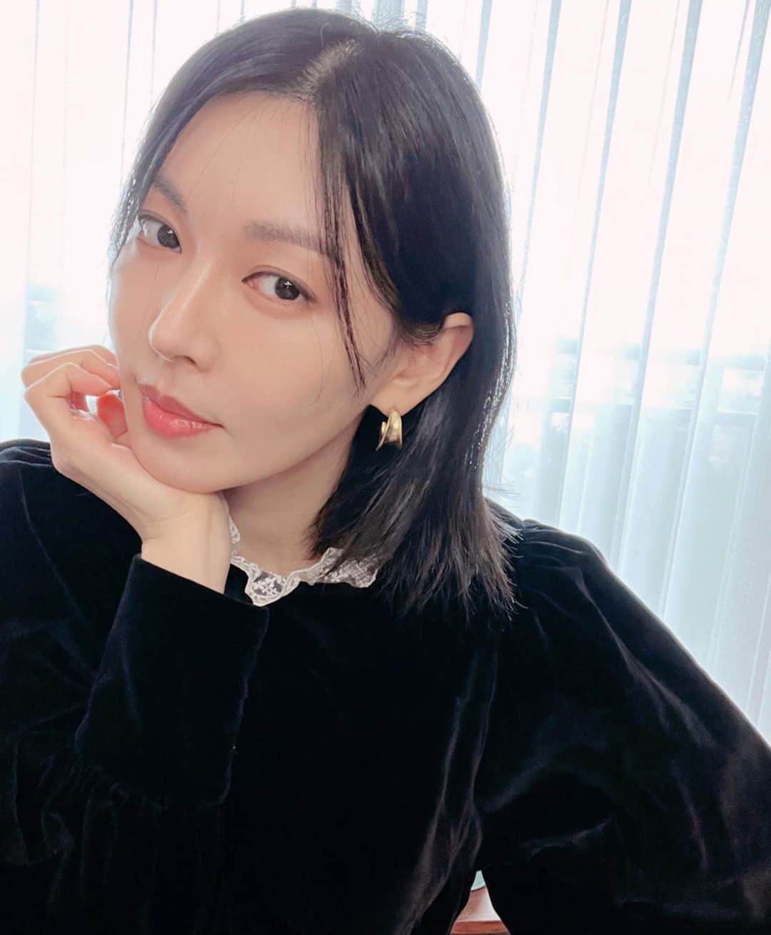 キム・ソヨンのインスタグラム：「🖤」