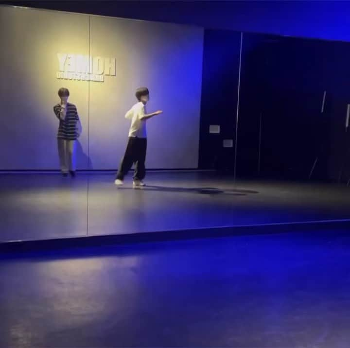 道木来明のインスタグラム：「・ choreography @aroemiyatani  @homeydancestudio  ・ アロエくんありがとうございした🙇‍♀️ また機会があれば受けさせて頂きたいです！ 鬼の低画質ですが、すいません🙇 ・ ・ ・ ・ ・ #homey #dance #dancestudio #hiphop #choreo #choreography」