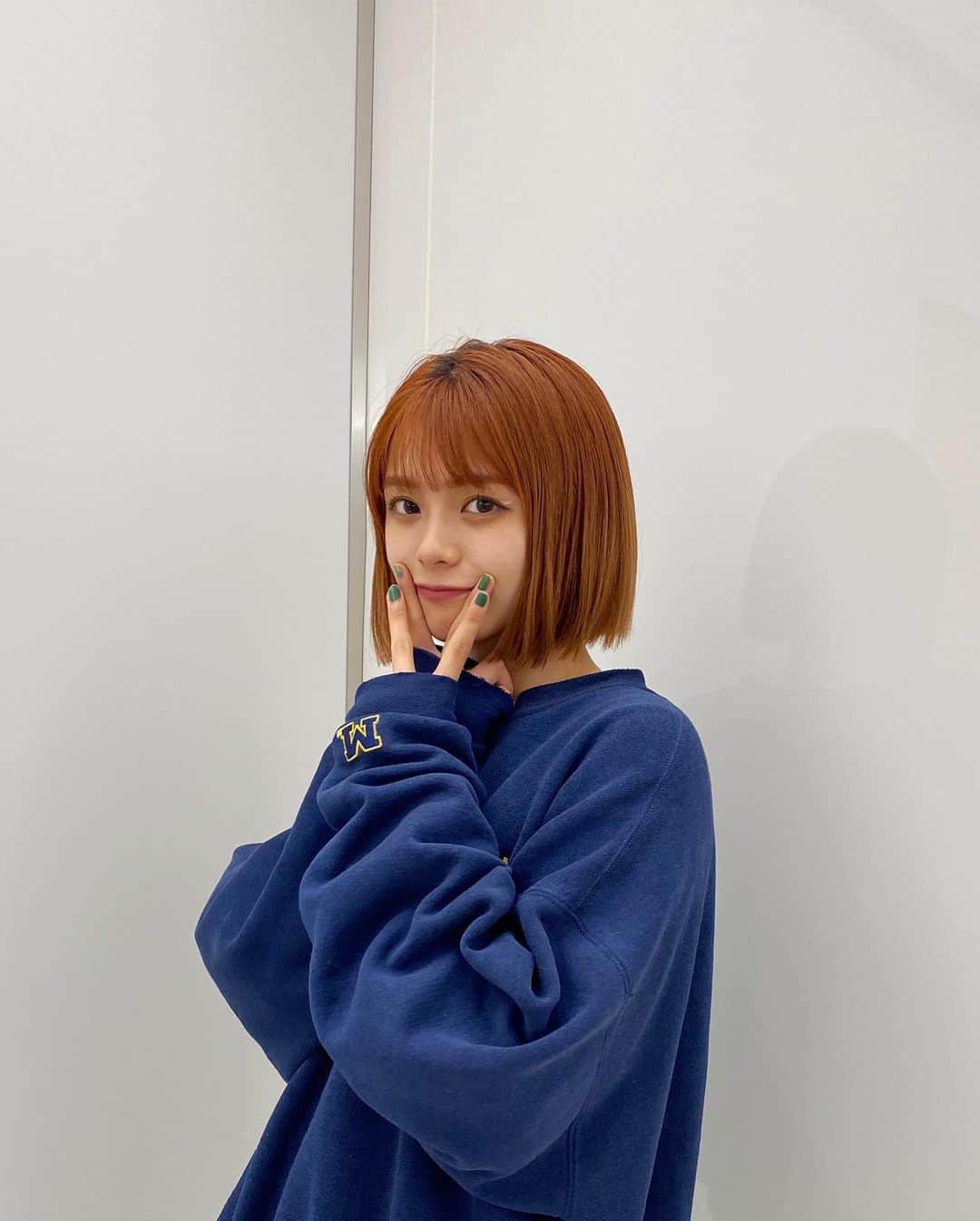 足立佳奈のインスタグラム：「せんだーいっ🍜  楽しい時間をありがとう！！ これから歌うってときに、 マイク忘れちゃう自分に 驚いた。笑  そんな私を見守りながら、 一緒に楽しんでくれてさ、 本当に嬉しかった！！ 来年！！また、 一緒に過ごしてほしいなっ！ まってるね！❤︎❤︎❤︎  #全国ツアー #仙台公演 #あなたいて」