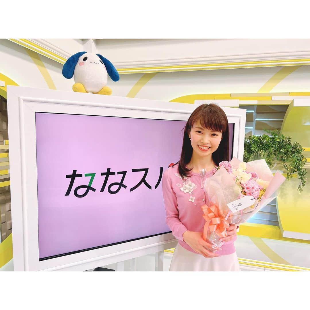 唐川美音のインスタグラム：「【ご報告】  先週のななスパBIZでもお伝えしましたが、 この度、6年間在籍したテレビせとうちを 退社することになりました。  いつも番組を観てくださった皆さま、 本当にありがとうございました。  私は入社2年目からニュース番組を担当し、 その後情報番組、ななスパと これまで様々な場所に取材に行かせていただきました。  取材先ではいつも温かく接していただき、 時には励ましのお言葉をくださり それがずっと私の心に支えになっていました。  何より生まれ育った岡山で、 6年間アナウンサーとして様々な情報をお届けできたことは 私の人生の中で最高の誇りです。  優しくて素敵なアナウンサーの先輩や後輩と 出会えたことも宝物です✨✨  いつも番組を観てくださった皆さま、 取材先でお世話になった皆さまには 心から感謝しております。  私は引き続き、岡山で暮らす予定ですので、 どこかでお会いした際はお声掛けいただけますと幸いです。  本当にありがとうございました🌸  唐川美音」