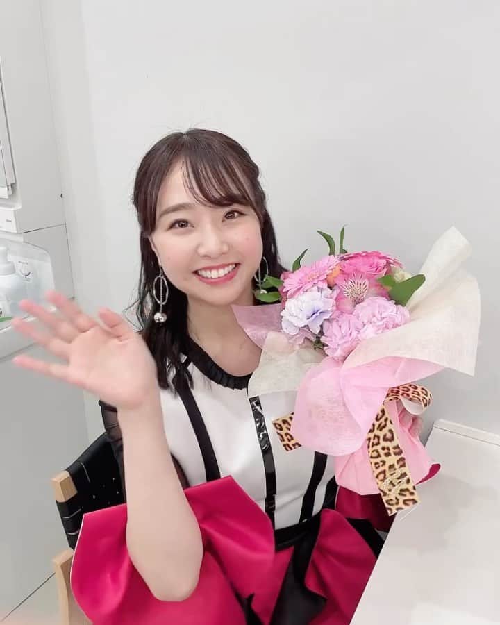 加藤夕夏のインスタグラム：「#ナンバトル2 〜愛〜  #うーかの前人未到チャレンジ 達成しました！！ 23作連続選抜入り叶いました✨  沢山の応援、愛を本当に.. 本当にありがとうございました！ 皆さんのおかげですっ☺️  11位だけど、気持ちは皆さんのセンターでいます☺️🥰  まおきゅんさん、陣内さんもありがとうございました✨」