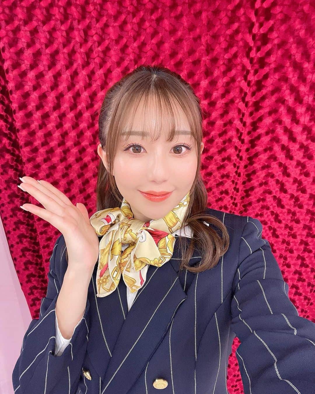 のインスタグラム：「本日❤︎ 3月27日(日)22:30〜  リアル脱衣麻雀～ポロリは罰符です！～グランドチャンピオン大会  放送チャンネル　『刺激ストロングチャンネル』 スカパー！プレミアムサービス　609ch ひかりTV　843ch  第3話放送です✨✨ 2回戦、トップとれたので3回戦はどうでしょう？おたのしみに☺️  #リアル脱衣麻雀 #麻雀 #CA #日野麻衣」