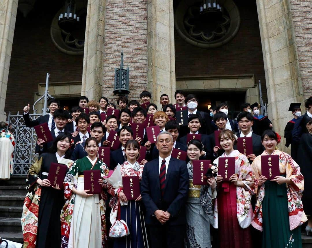 山内大夢さんのインスタグラム写真 - (山内大夢Instagram)「・ 3/26  早稲田大学 卒業式  4年間お世話になりました！  一緒に写真撮ってくれた皆さん ありがとうございました🙇‍♂️  #早稲田大学 #競走部 #礒ゼミ」3月27日 16時51分 - hi08ro24mu