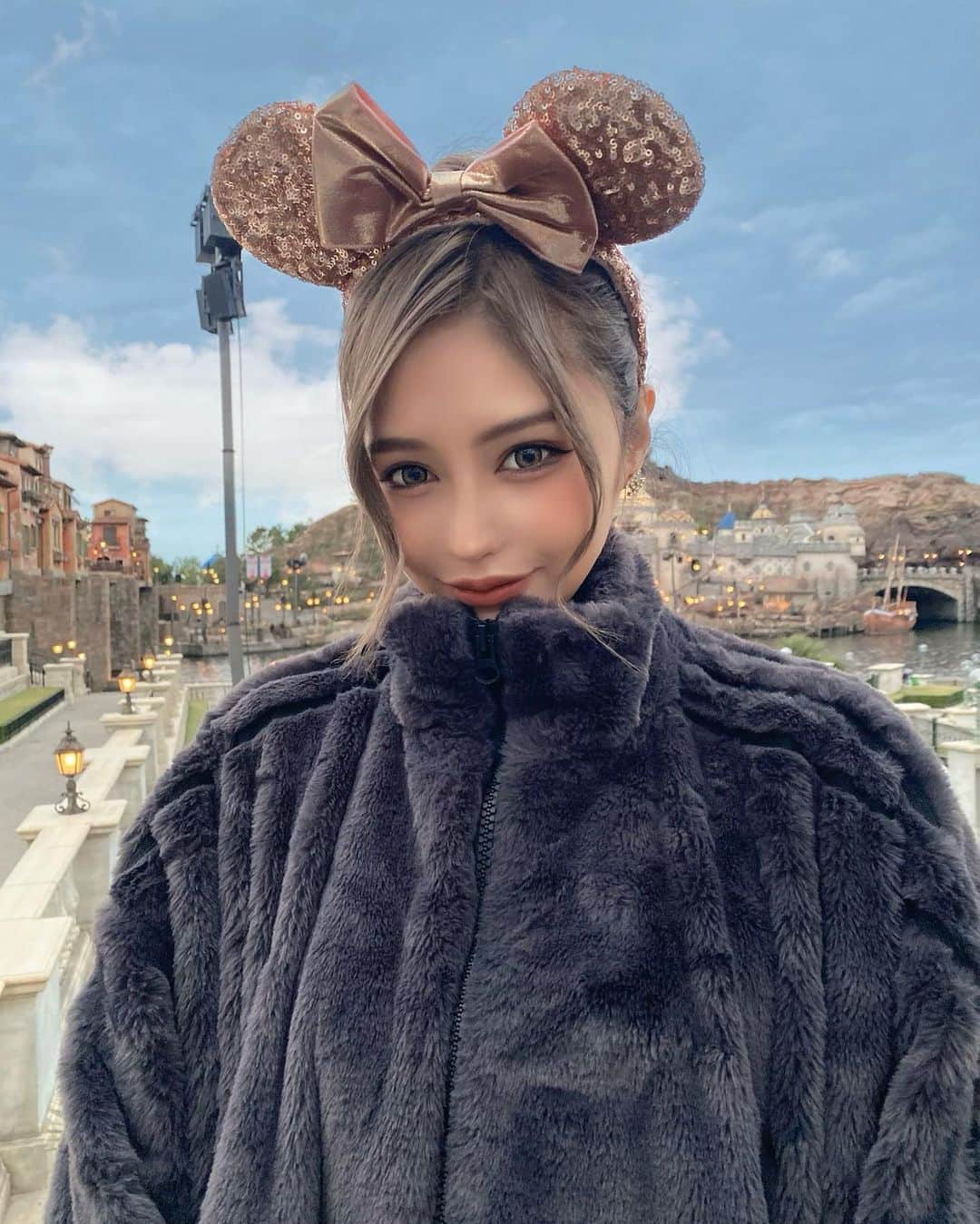 のいちゃんのインスタグラム：「ディズニー写真はこれで終わり👍 前の投稿もいいねしてね⤴︎⤴︎⤴︎ . . . #afactory #黒髪#撮影 #tds#tdr#ディズニーシー  #vantyme#2022#travel#summer#diet#sea#beauty#整形#豊胸#makeup#川越#沖縄#大阪#北新地#ミナミ#東京#新宿#歌舞伎町#博多#錦#キャバ嬢#シーシャ#のいちゃん#ランスタグラム」