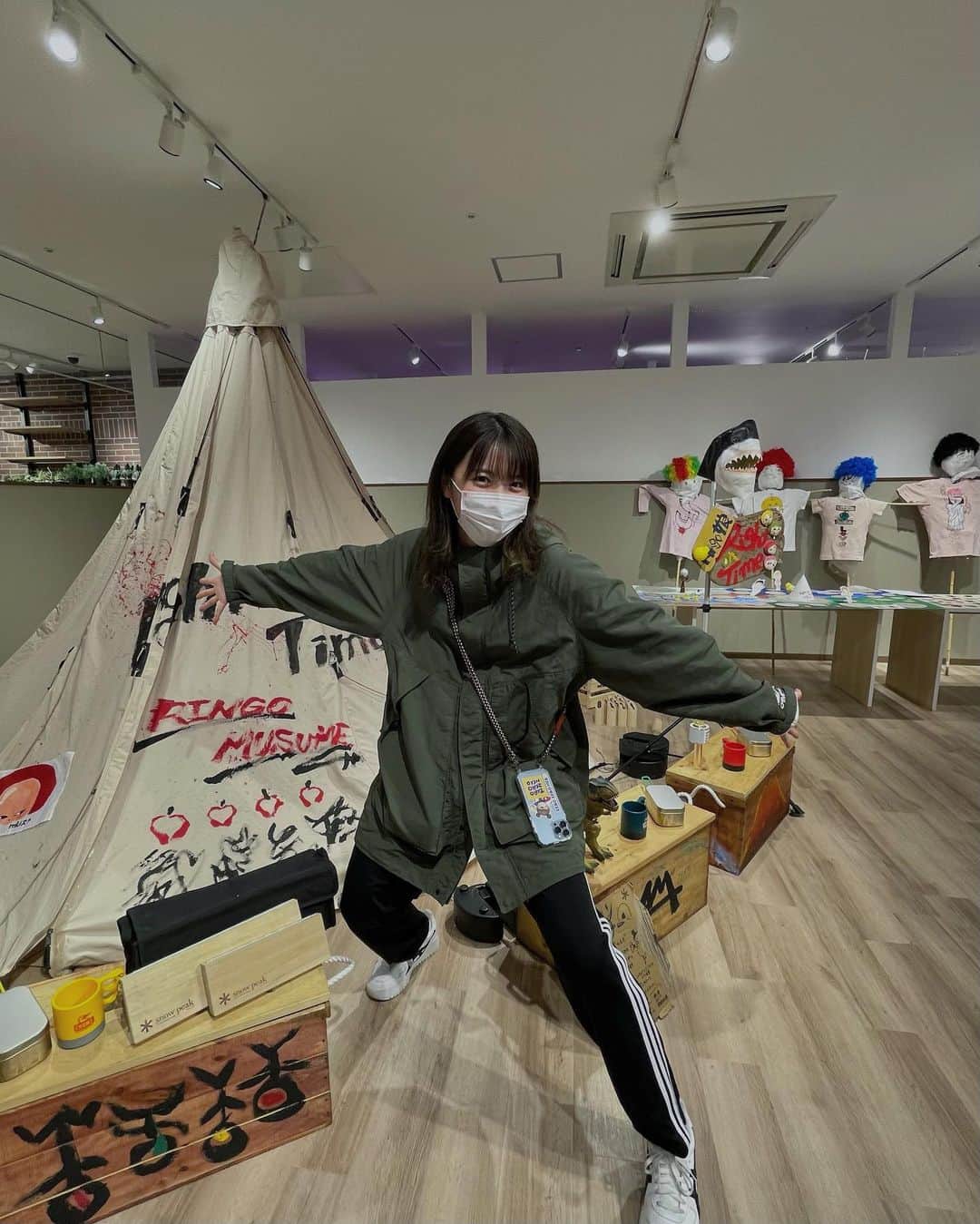 彩香さんのインスタグラム写真 - (彩香Instagram)「＊ この間Jと#ヒロロ で展示している「RINGOMUSUME POP UP」を見に行ってきました〜✌️❤️ 31日までだからみんな行ってみてね💐 ＊ ＊ ＊ #ヒロロ #tsutayabookstorehiroro #popup #ringomusume」3月27日 17時53分 - saika_ringomusume