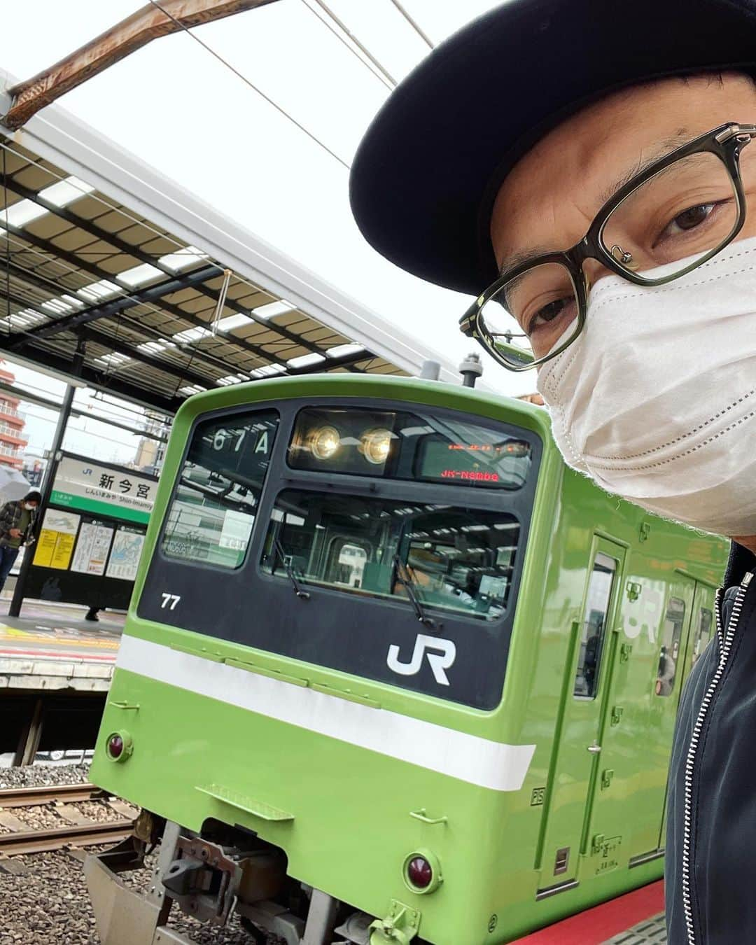 中川礼二のインスタグラム：「引退間近の201系電車  #おおさか東線 #201系 #jr #国鉄型車両 #221系 #大和路線 #鉄道 #鉄道写真 #鉄オタ #電車」