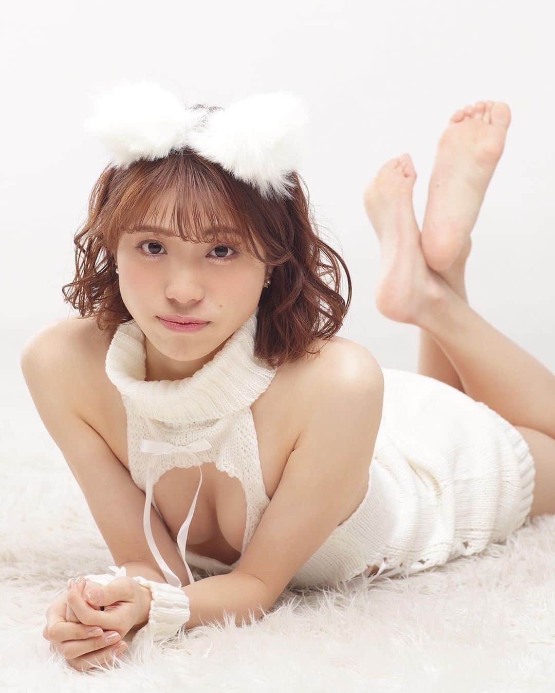シト山口のインスタグラム：「なちゅんぱ写真集② 発売中だよー( ´ ▽ ` )ﾉ💕✨  購入はこちらから！ https://sitographics.base.shop/  みんな買ってね😭😭😭😭  ヾ(＠°▽°＠)ﾉ」