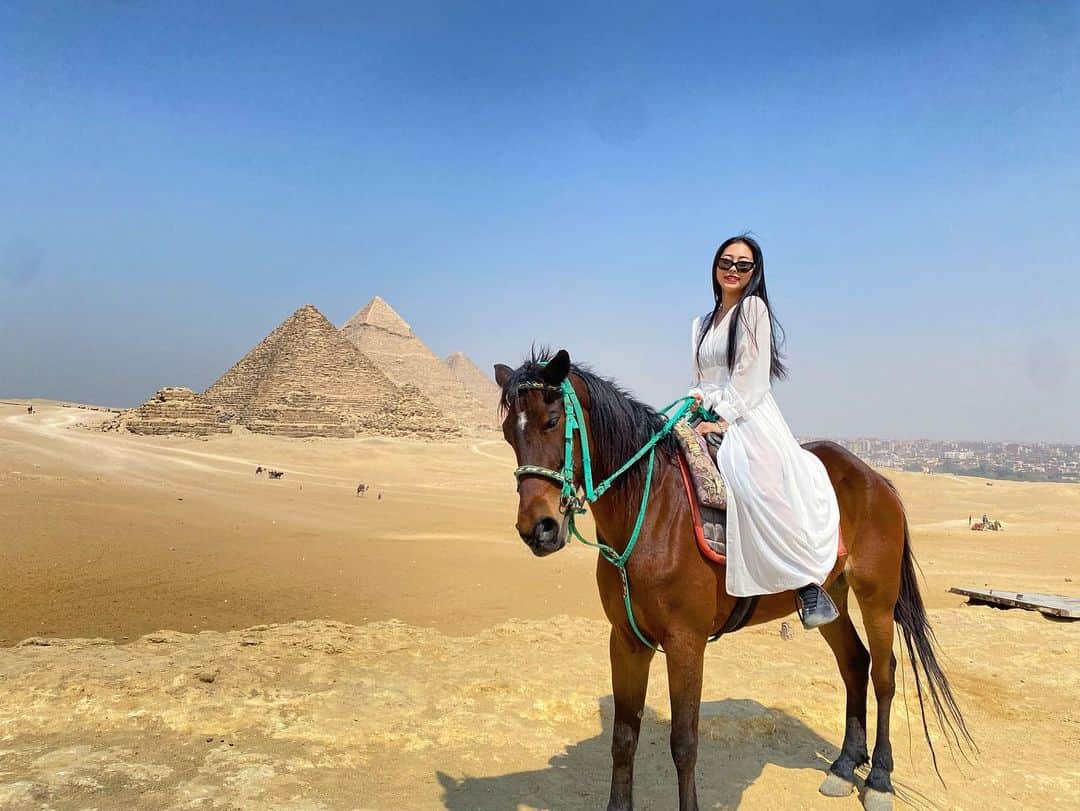 十枝梨菜さんのインスタグラム写真 - (十枝梨菜Instagram)「🪬  #egypt#egypttravel#giza#gizapyramids#pyramid#pyramids#sphinx#egyptfashion#camel#camelride#horse#horseriding#queen#egyptphotography#egypt🇪🇬#travel#trip#travelphotography#travelgram#traveltheworld#travelgirl#traveling#japanese#asian#japanesegirl#asiangirl#asianmodel#asianbeauty#rinatoeda#十枝梨菜」3月27日 19時58分 - rinatoeda0611