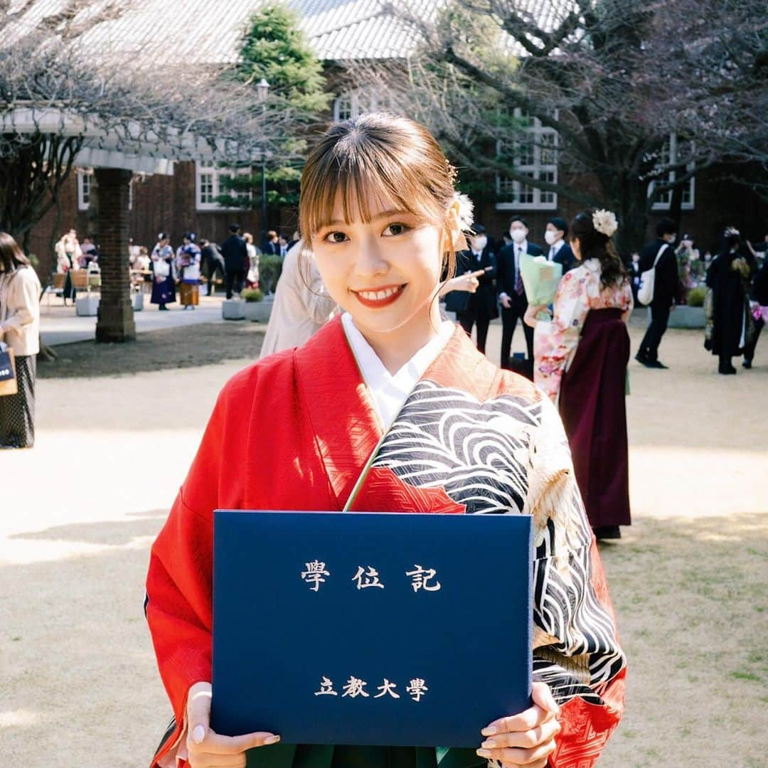 潘佳伊さんのインスタグラム写真 - (潘佳伊Instagram)「立教大学卒業しました💐 4年間ありがとうございました🌸  #卒業式 #卒業式ヘア #袴ヘア #袴 #袴ヘアアレンジ #立教大学#gr3x #gr3xphotography #袴モデル #振袖モデル」3月27日 20時03分 - hankaichan