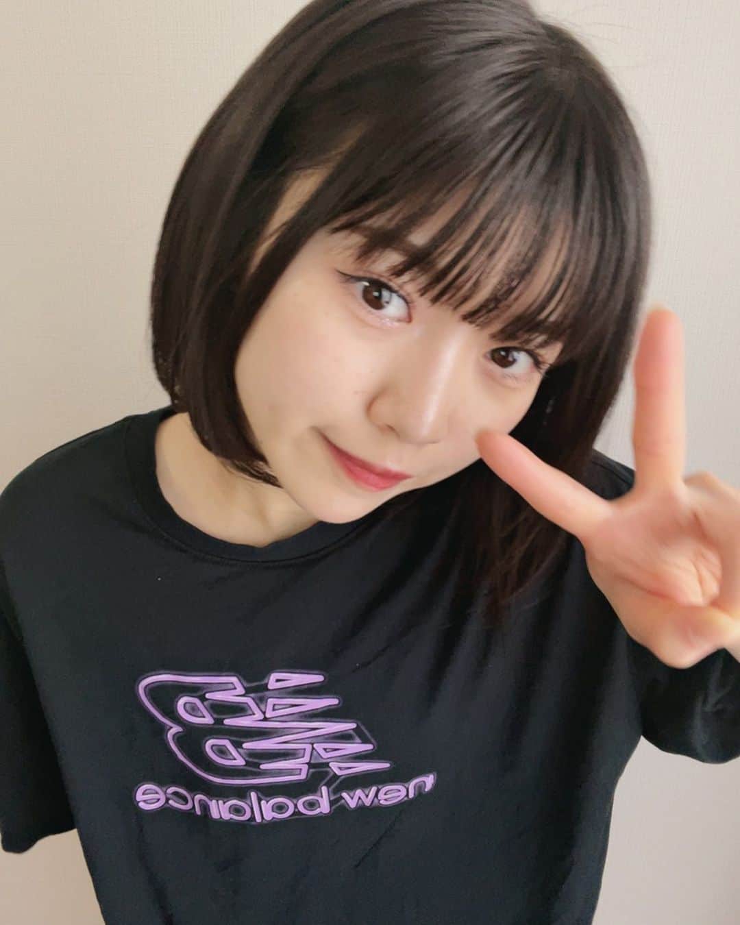 沢村りさのインスタグラム：「‪ぶれぴーす‪✌︎ ⁡ ⁡ #Lilyofthevalley #リリバリ #沢村りさ #03 #12 #18 #2022 #ボブ #内巻き #ヘアアレンジ #メイク #ピンクメイク #ボブ #内巻き #レッスン」