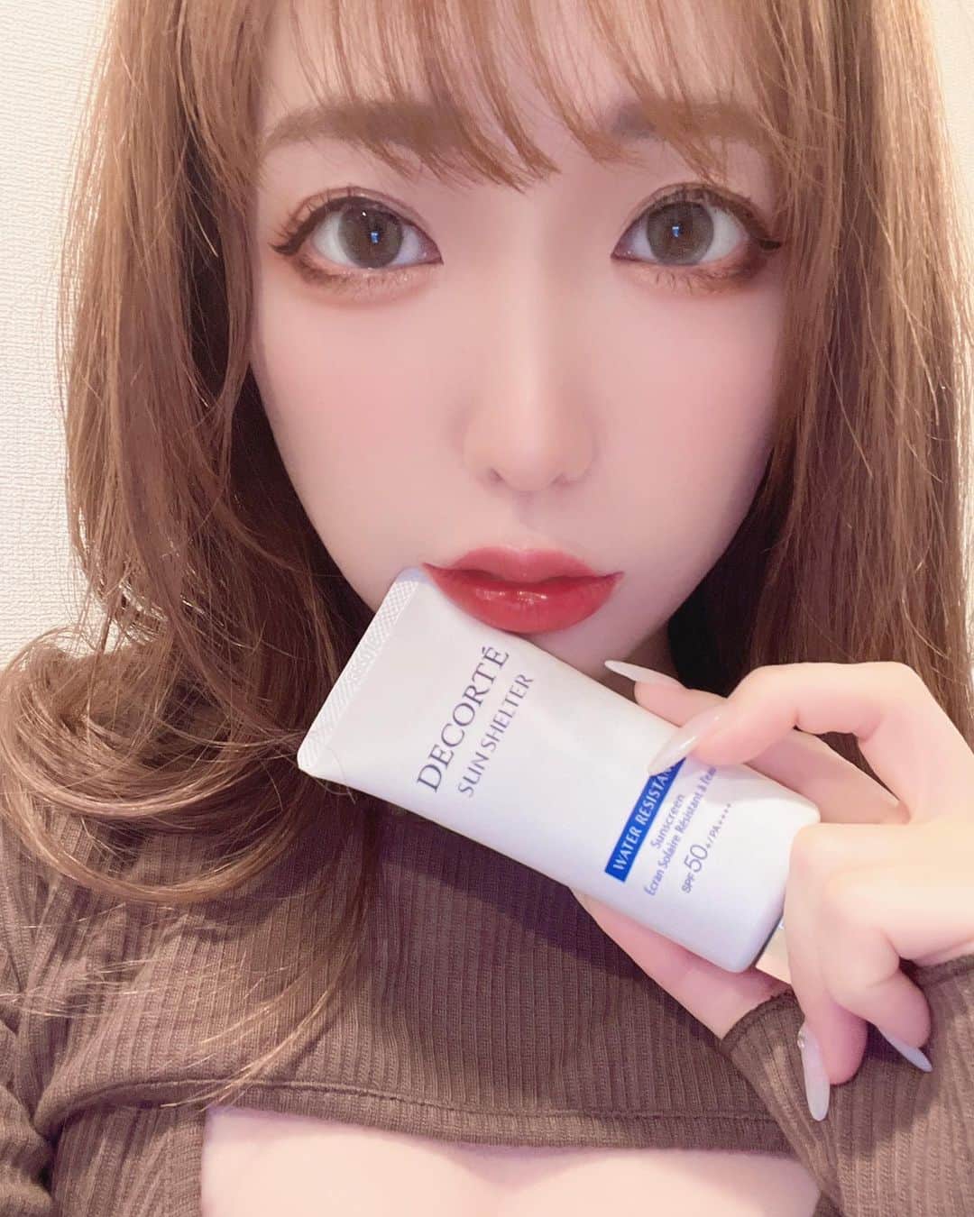 のインスタグラム：「🐠 高濃度美容液で栄養を導入しながら ディープクレンジングができる @fulo_fusi.official さんの#ハイドラフェイシャル 体験🥺  美容クリニックでも導入されている 医療レベルのものを使っていて 炭酸導入もついてきてトーンアップできるよ✨  -------------------------------------------- おりさのインスタグラムを見た👀でお得になります💓  ① ✔︎通常48000円のハイフの施術が 　→オープン限定価格13800円（税込）  ✔︎通常25000円のハイドラフェイシャルが  →初回8800円（税込)  ✔︎通常73000円のハイフ＆ハイドラ2STEPが  →初回22000円（税込)  ② 通常5,500円分のエレクトロポレーション導入 （肌質に合わせたカスタマイズ原液を導入）の オプションがついてきます✨  --------------------------------------------  #藤井夏恋 さんプロデュースの グレーのカラコンに変えたよ💓  @onlinecontact ・ ・ ・ おりさshopの新商品もうすぐ追加します🙆‍♂️ @choice0610official  ・ ・ ・ ・ ・ #PR#skincare#skin#makeup#japanese#gray#hifu#エンジェルアイズbykaren #スキンケア#エンジェルアイズ #オンラインコンタクト#ハイフ#透明感カラコン #ナチュラルカラコン#アイメイク#カラコン#グレーカラコン#化粧#メイク#小顔#白肌#イメチェン#美肌#美容#エステ#表参道#表参道エステ」