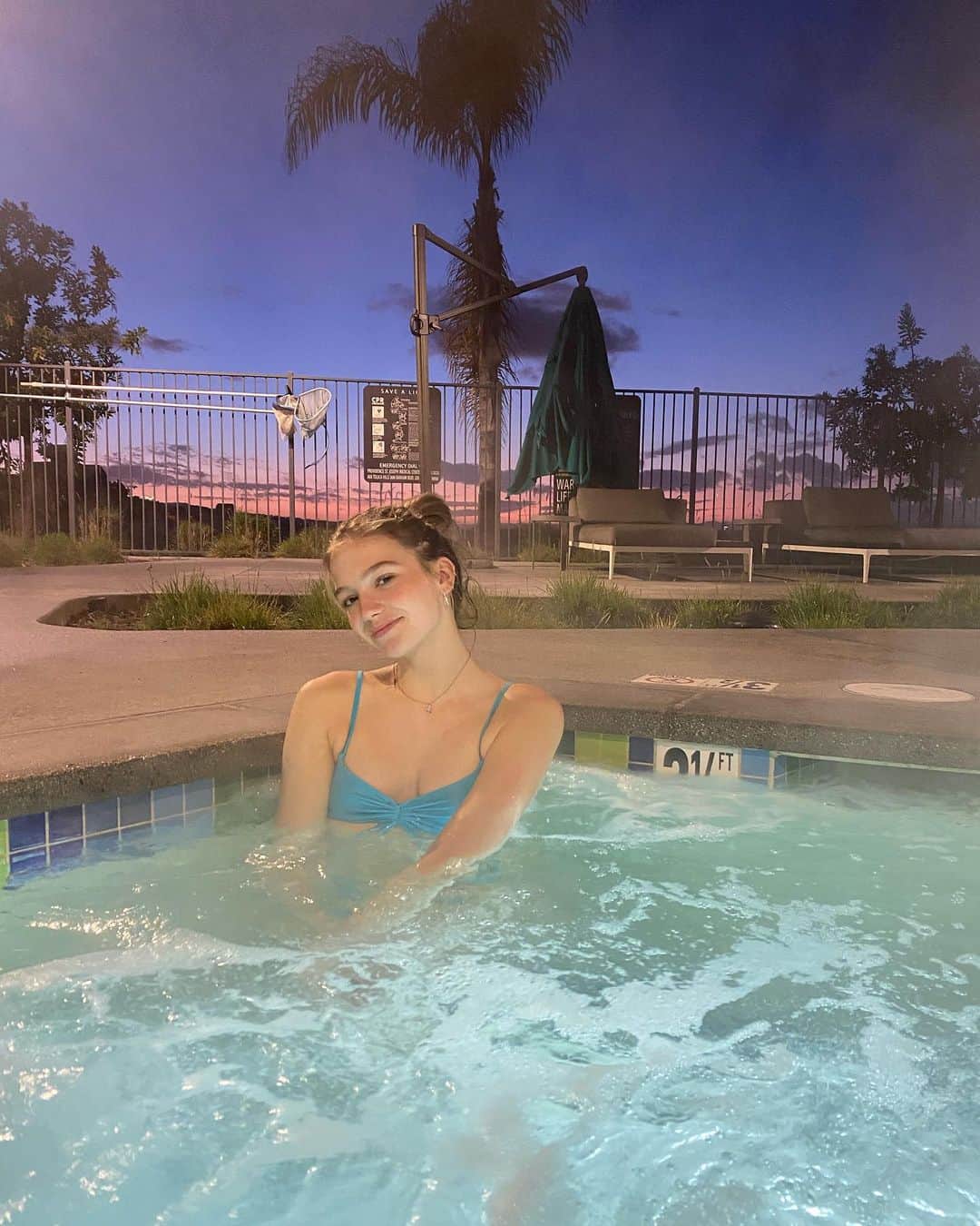 ジェイディン・バーテルズのインスタグラム：「I love u all SO SO SO MUCH. let’s chat in the comments ❤️‍🔥」