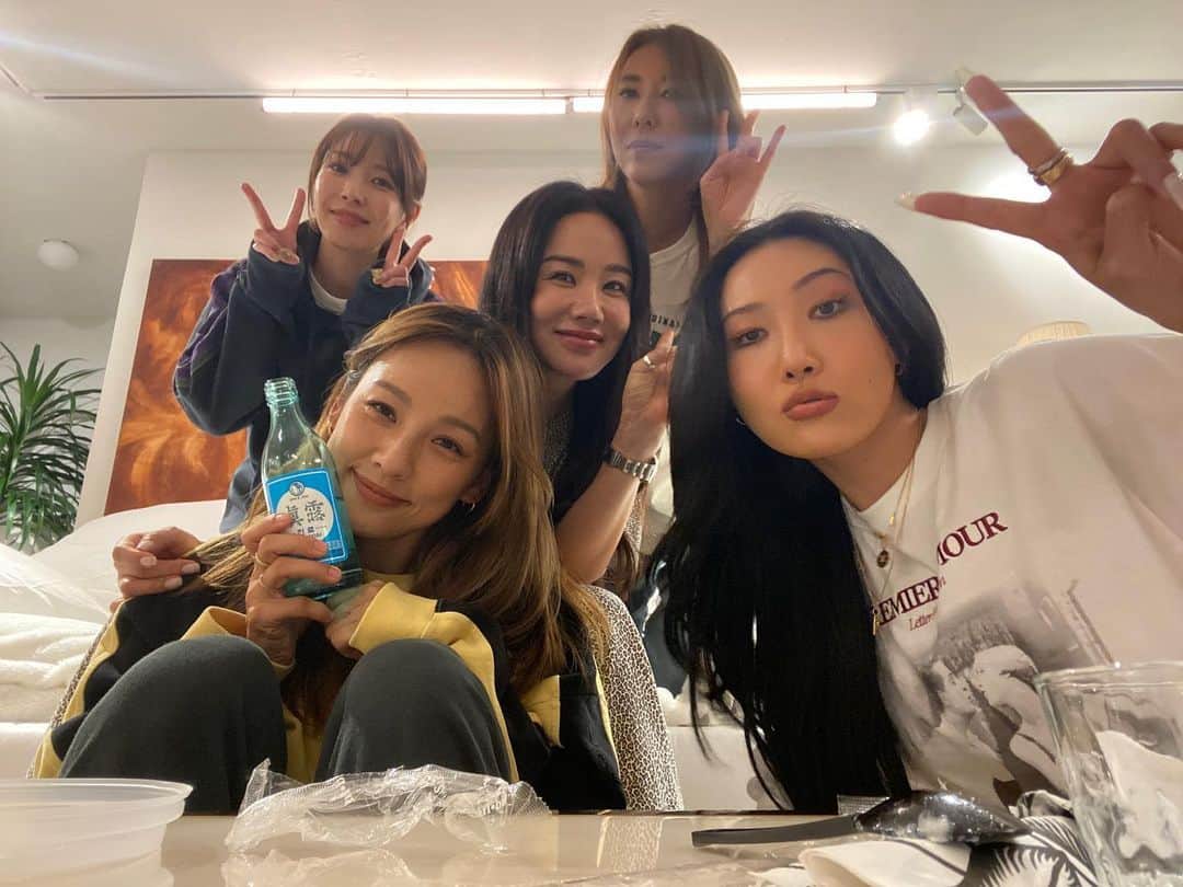 BoAのインスタグラム：「즐거운 모임 ❤️ 감사해용🙏🏼🙏🏼」