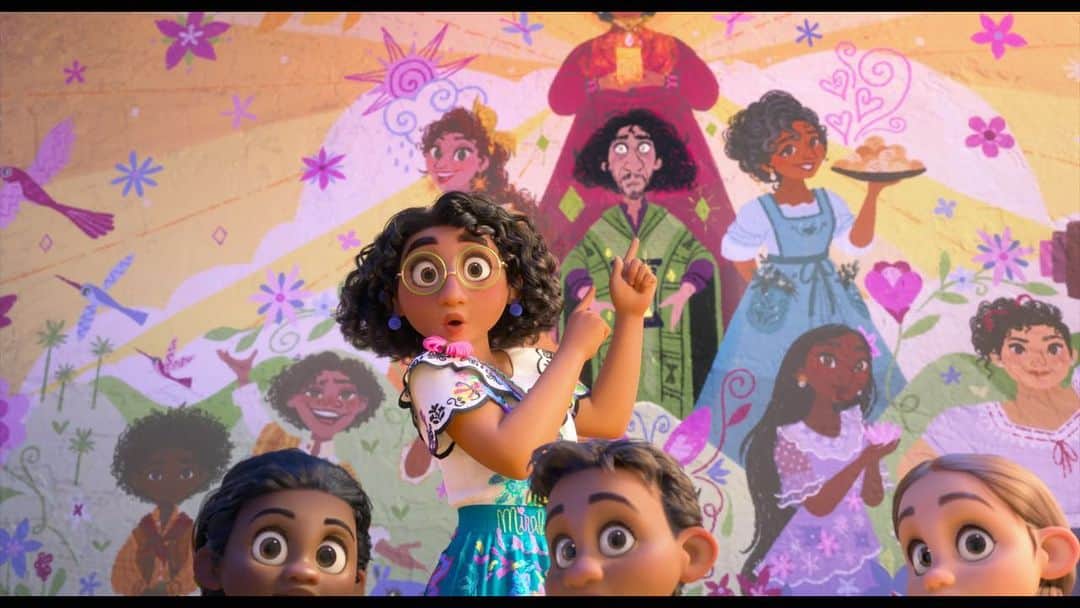 ウィルマー・バルデラマのインスタグラム：「Tonight, our magical familia Madrigal hits the Oscar’s stage! What a tribute to this beautiful movie, a story that inspired and touched the world’s heart.. thanks to you all, we are nominated for Best Animated Picture, Best Original Score and Best Original Song!! We love you!!  And to @disneyanimation and our incredible film makers, thank you for bringing us on the ride of a lifetime. #Oscars2022 #Encanto」