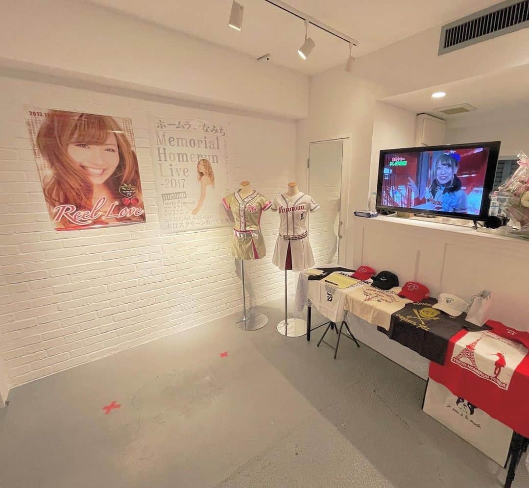 ホームランなみちさんのインスタグラム写真 - (ホームランなみちInstagram)「♡  最後のイベント、終了しました。 会えて、お話し出来て、本当に本当に幸せな時間でした。 改めてみんなの応援にどれだけ支えられてきたか実感しました。  みんなの顔をみるとやっぱり寂しくなってしまったけど… 新たな夢に向かって背中をたくさん押して頂いたので、気合い入れて頑張ります！ 本当にありがとうございました！！！」3月28日 15時51分 - nami_onpu_uta