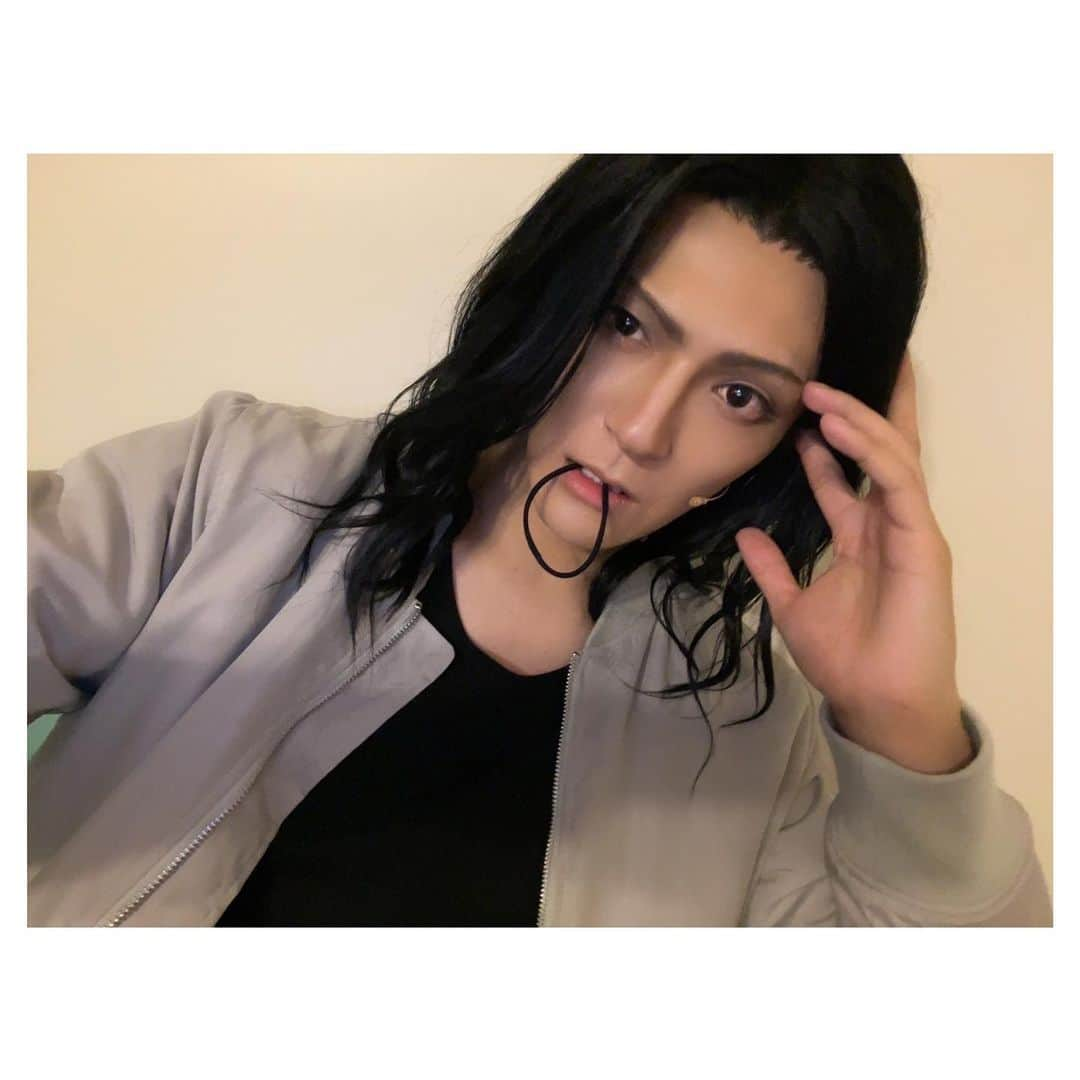 上田堪大のインスタグラム：「#舞台 #東京リベンジャーズ #折り返し #リベステ #血のハロウィン編  今日は休演日。 ゆっくり休んで、じかんだい！ #よろしくお願いします #東京卍會 #壱番隊隊長 #場地圭介 #上田堪大」