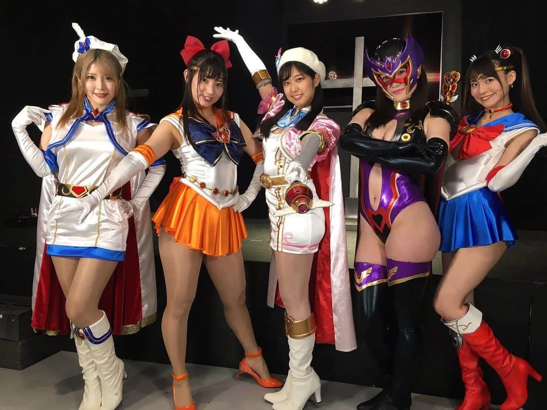 新村あかりのインスタグラム：「GIGAヒロインライブお疲れ様でした♡ 来てくださった方々、スタッフの皆様、出演者さま、ありがとうございました✨」