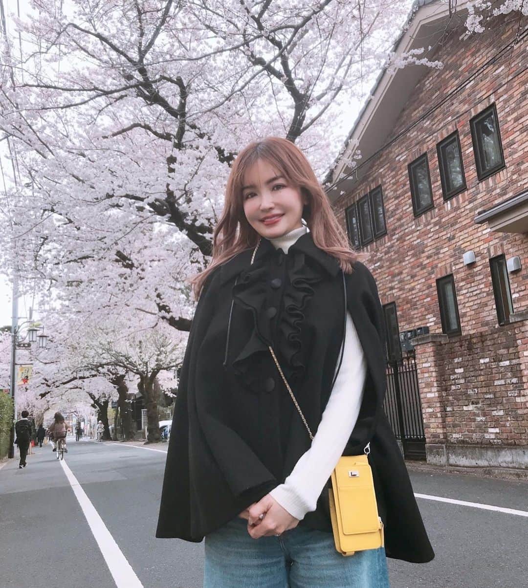 平子理沙のインスタグラム：「🌸🌸🌸今日は桜を見ながら、 散歩しました🌸🌸🌸🌸🌸💕  #1年に一度の楽しみ🌸#桜#cherryblossomtokyo#lifestyle#beauty#fashiom#risahirako」